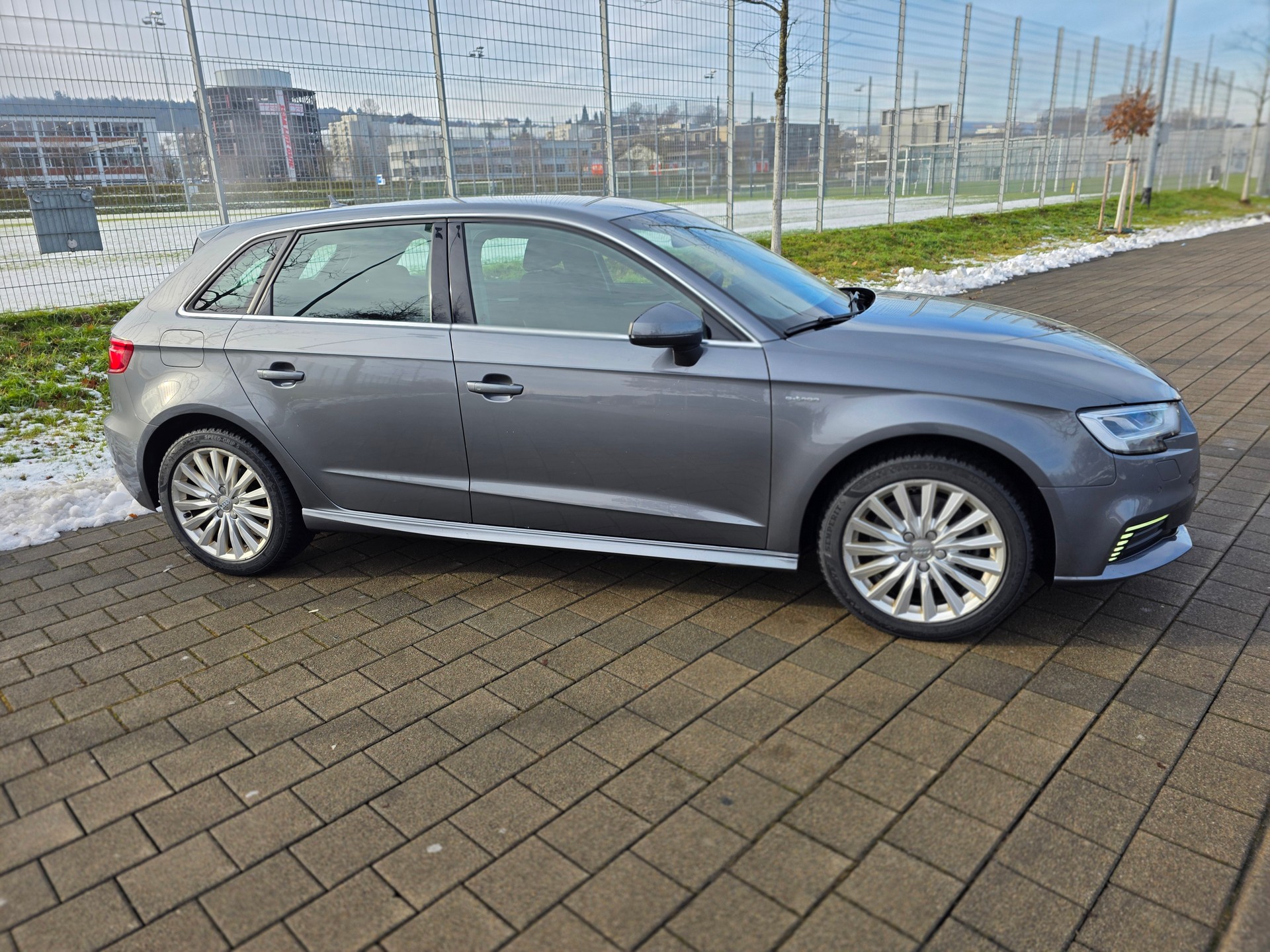 AUDI A3 Sportback 1.4 e-tron Sport S-tronic-image-17