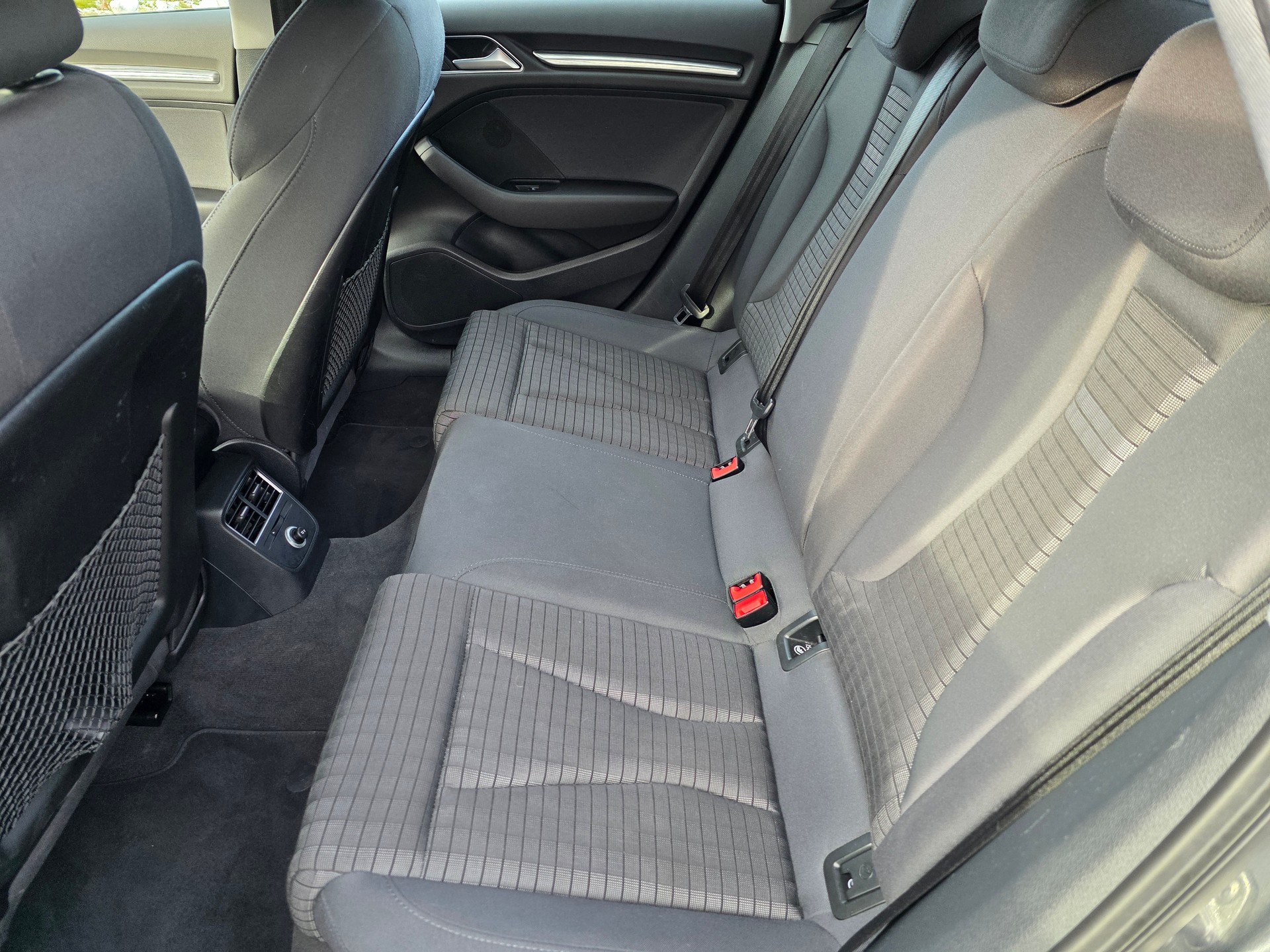 AUDI A3 Sportback 1.4 e-tron Sport S-tronic-image-16