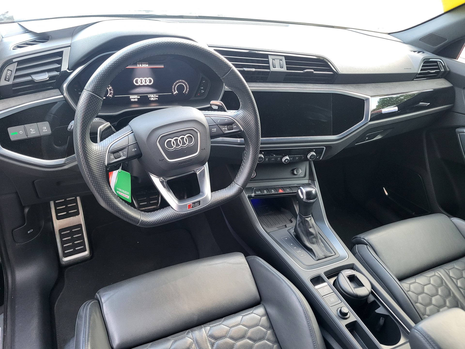 AUDI RS Q3 Sportback quattro S tronic-image-5