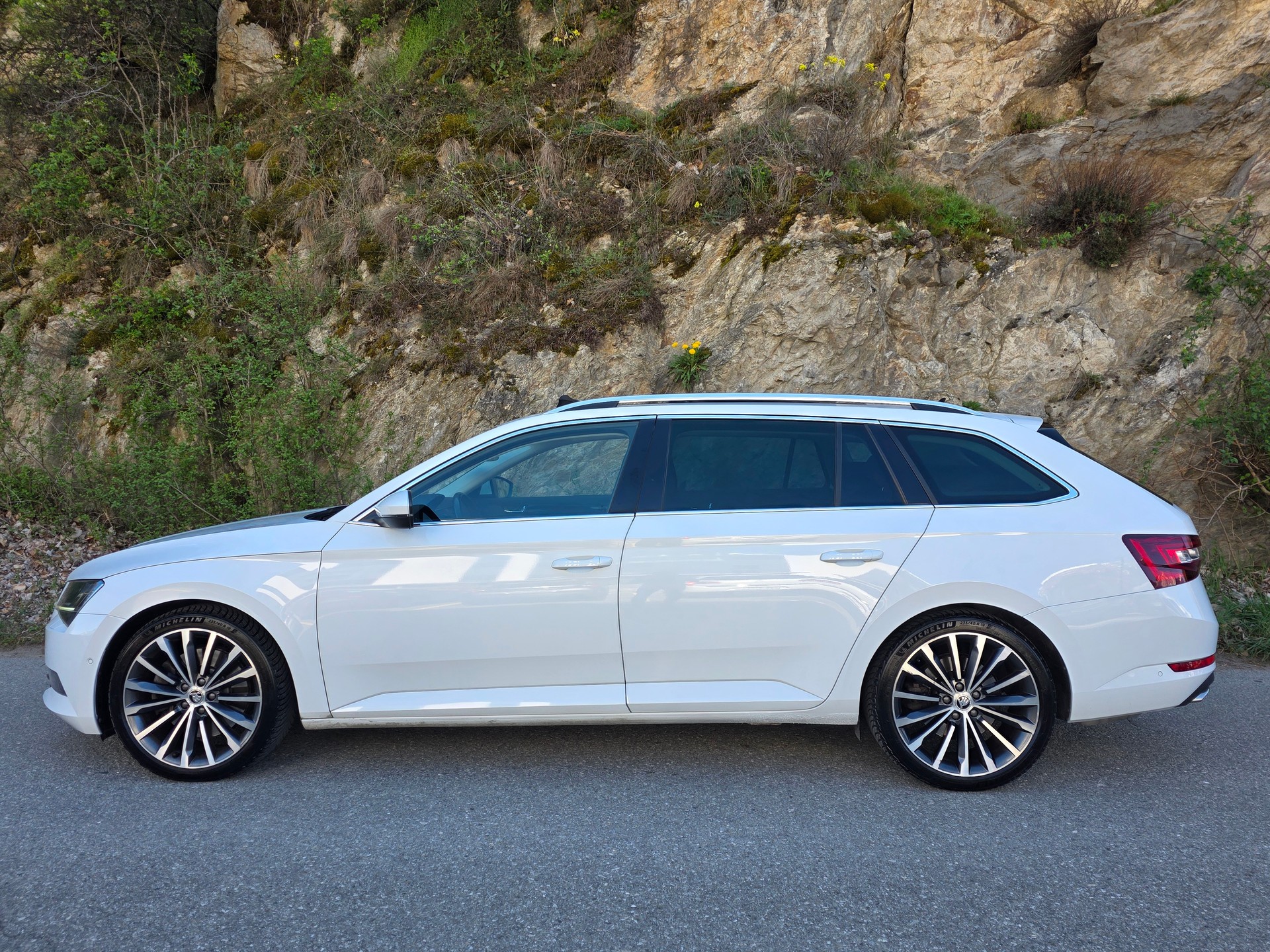 SKODA Superb Combi 2.0 TSI L&K DSG 4x4-image-1
