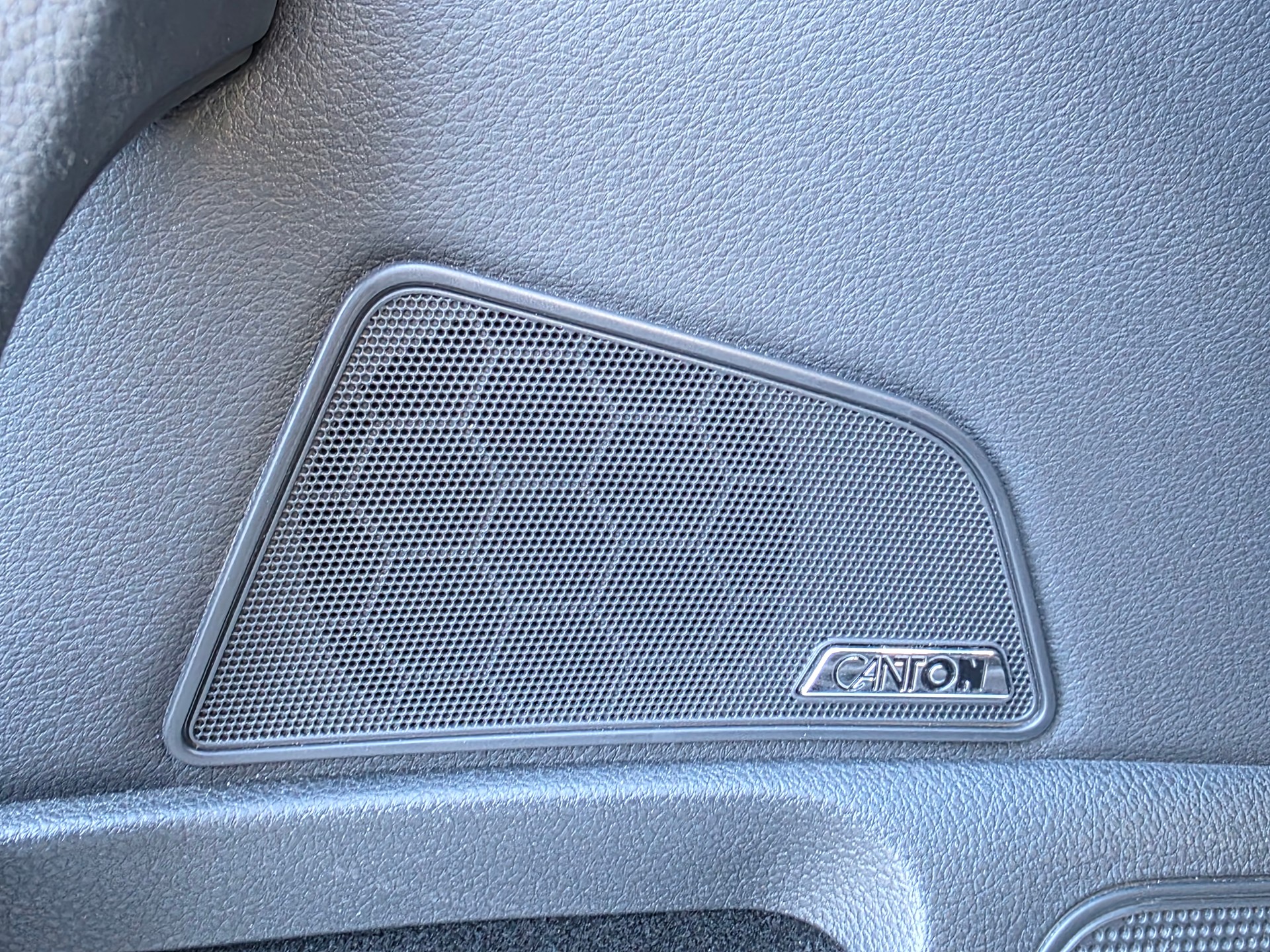 SKODA Superb Combi 2.0 TSI L&K DSG 4x4-image-15