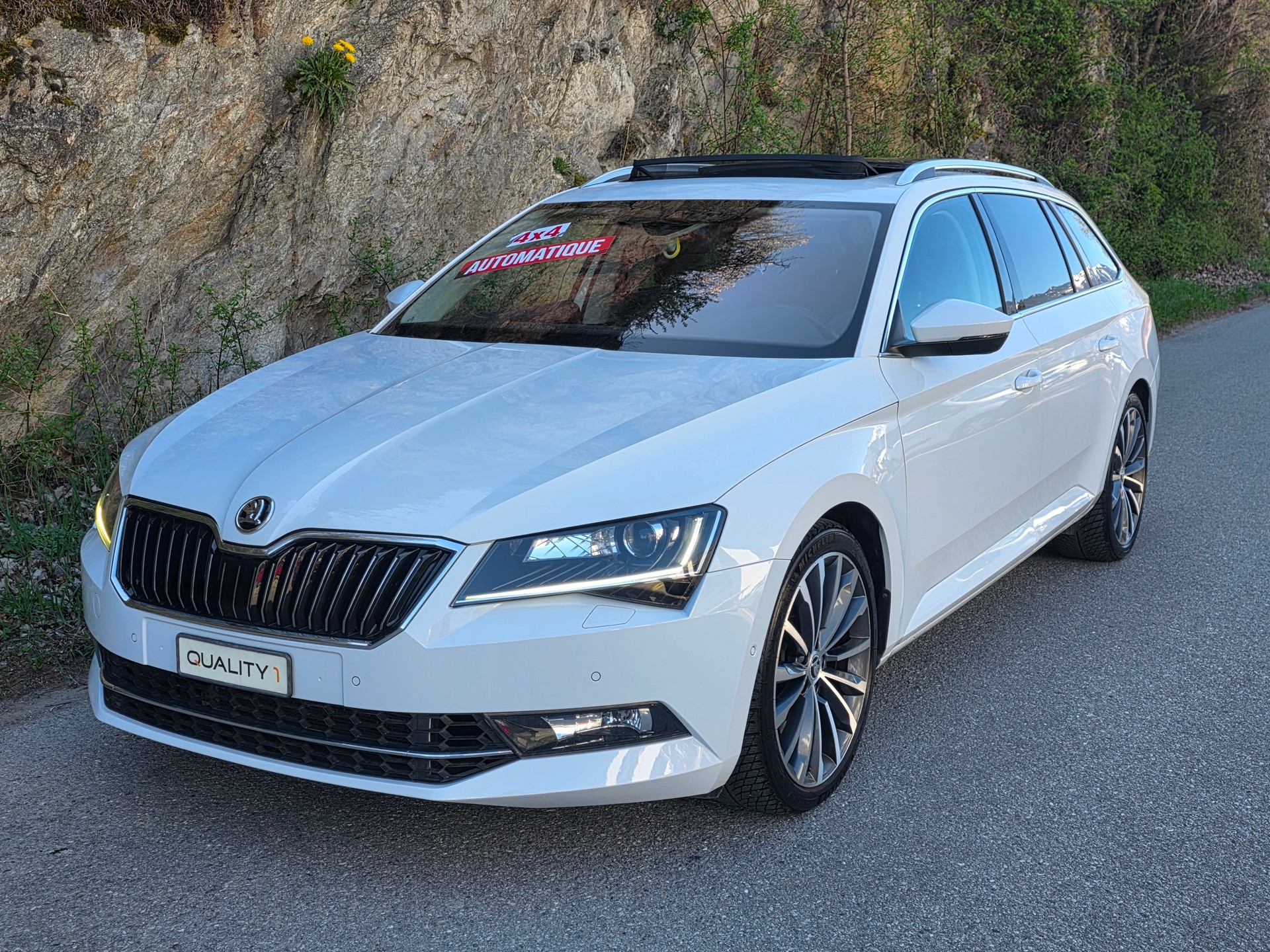 SKODA Superb Combi 2.0 TSI L&K DSG 4x4