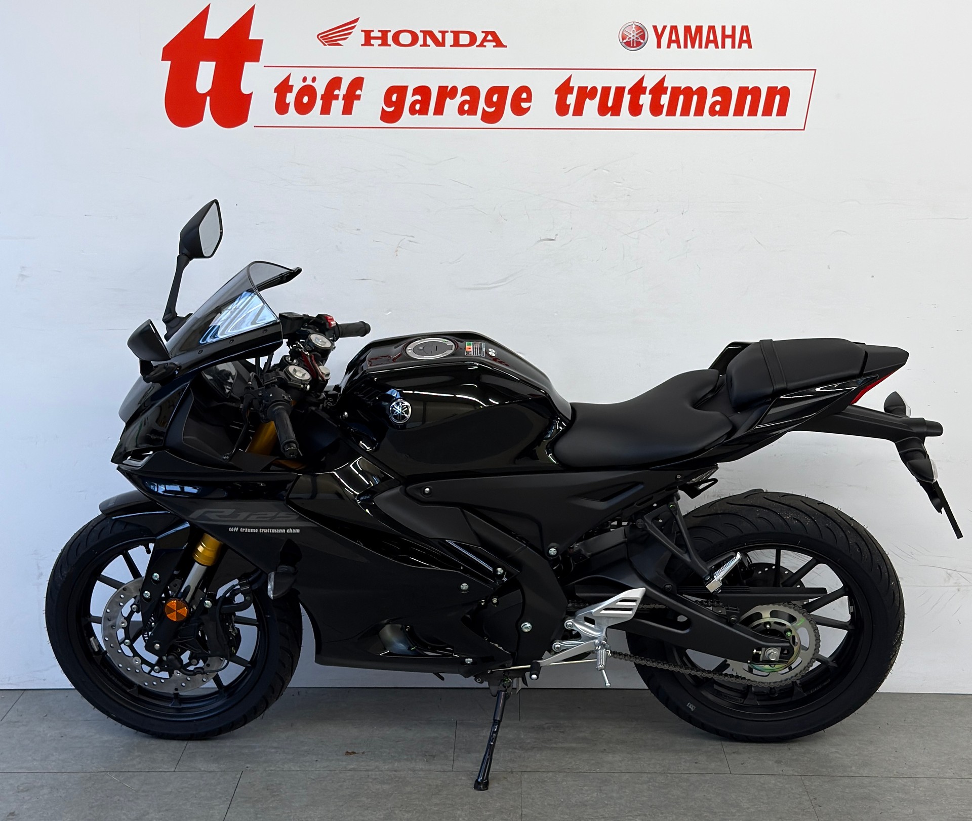 YAMAHA YZF-R 125 ABS-image-1