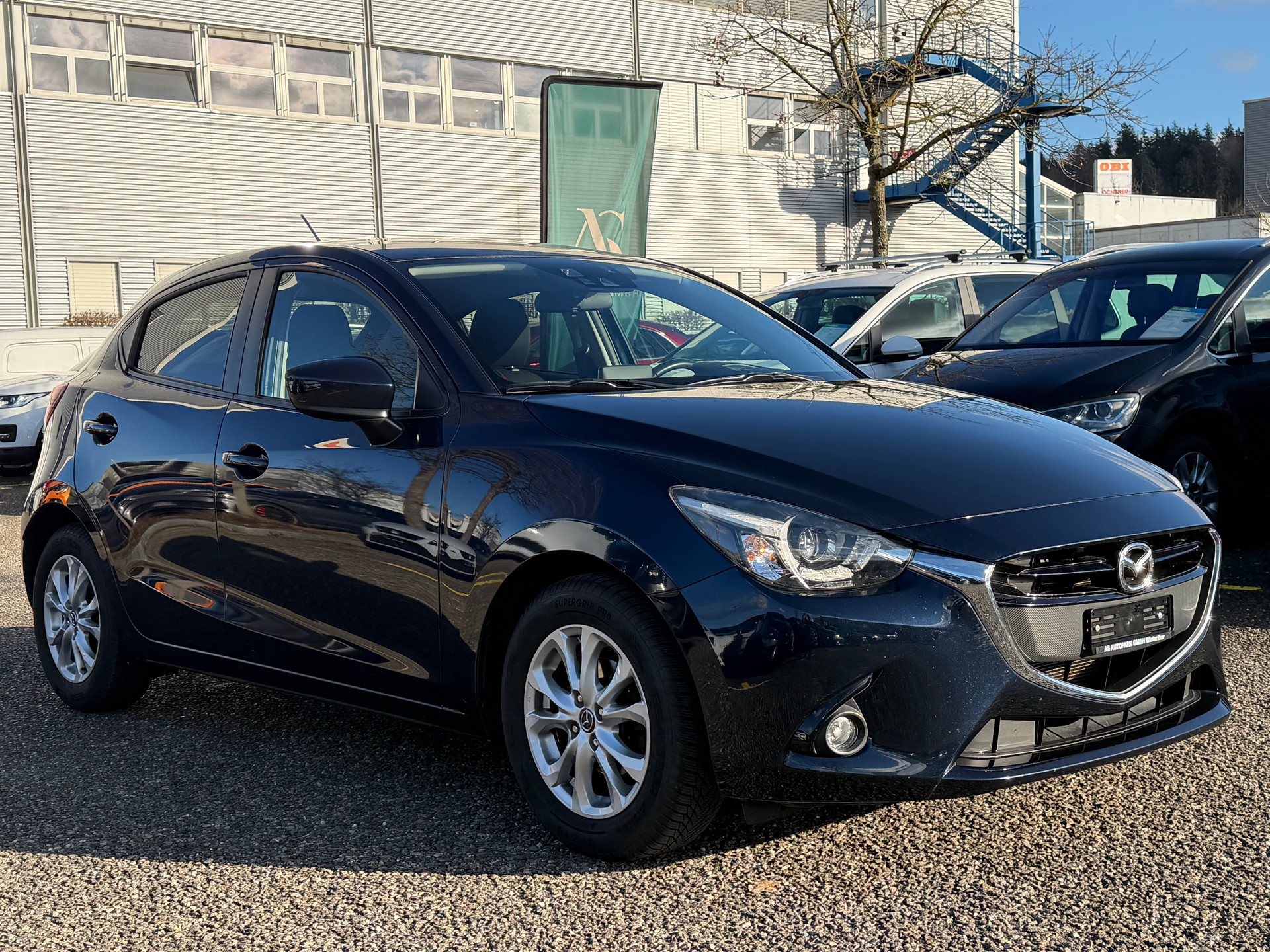 MAZDA 2 1.5i 16V Skyactiv-G Revolution-showroom-element-2
