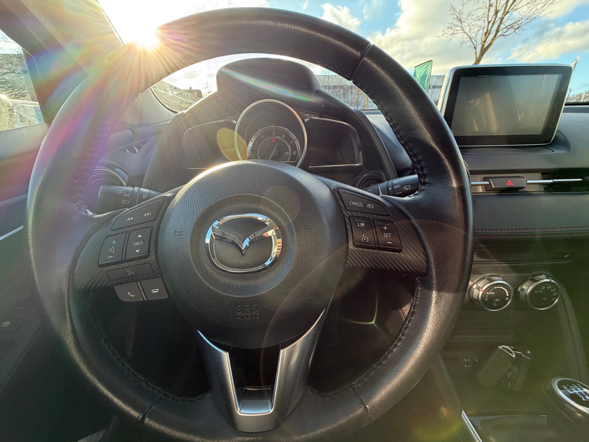 MAZDA 2 1.5i 16V Skyactiv-G Revolution-image-11