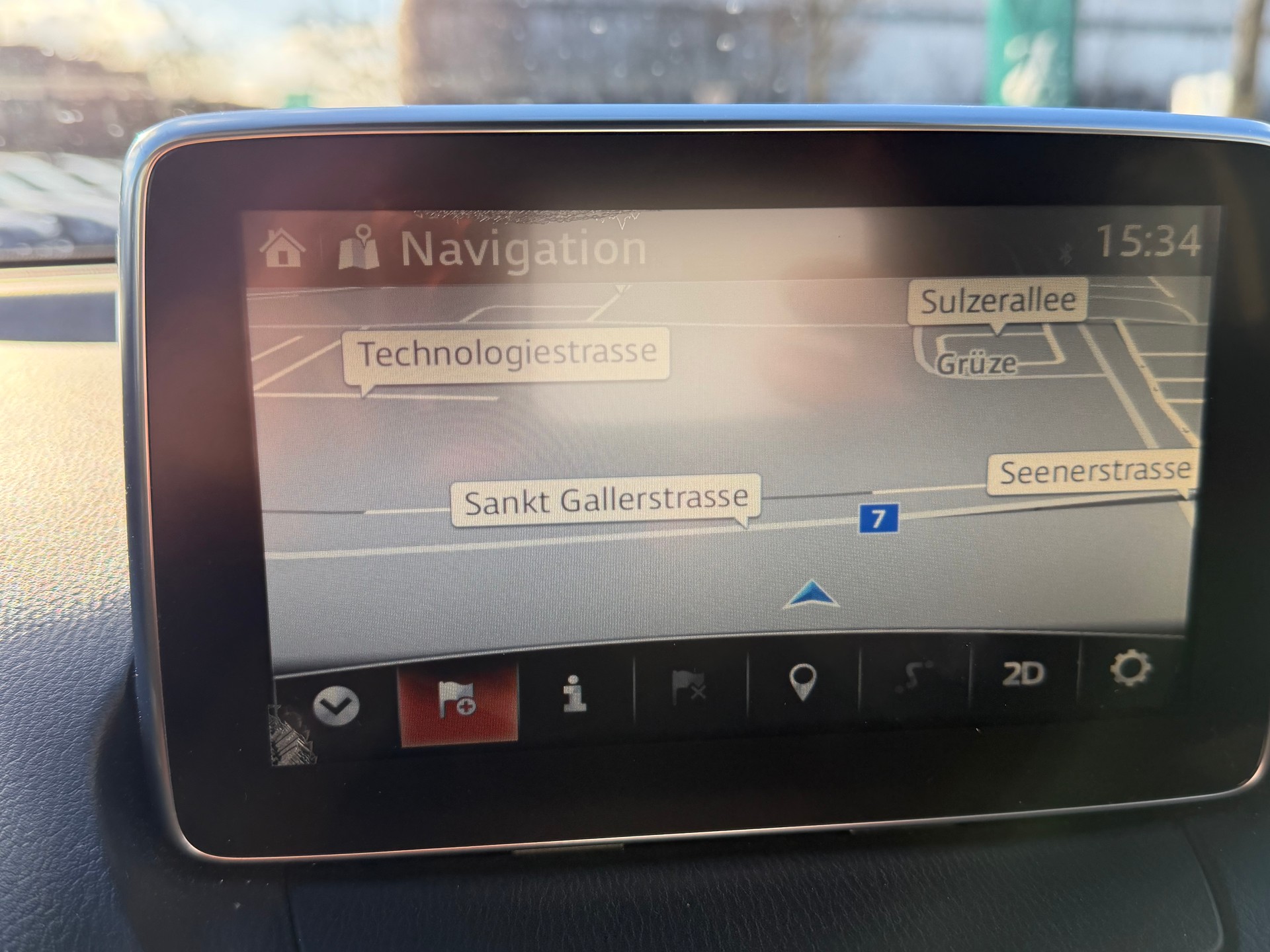 MAZDA 2 1.5i 16V Skyactiv-G Revolution-image-21