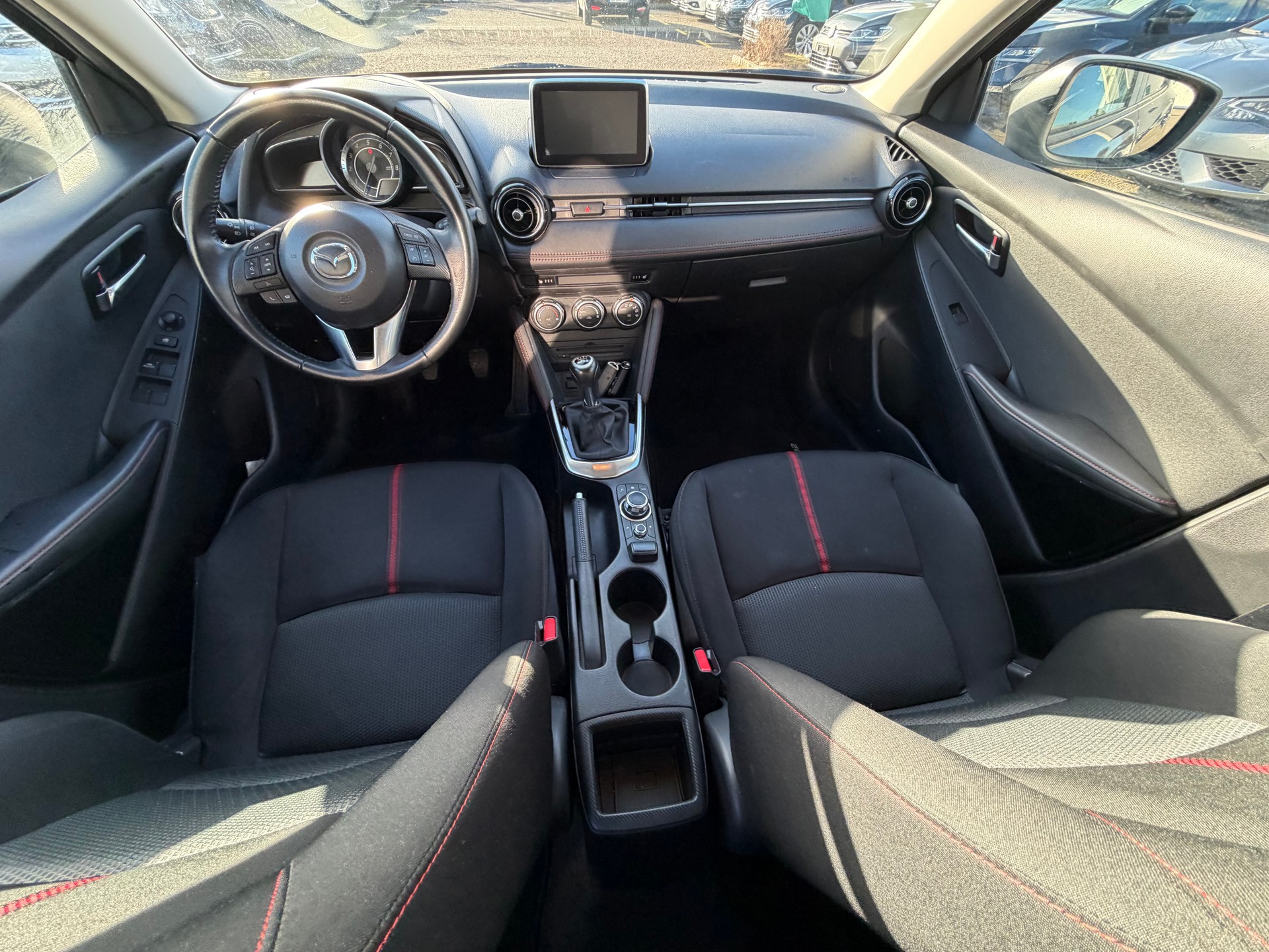 MAZDA 2 1.5i 16V Skyactiv-G Revolution-image-10