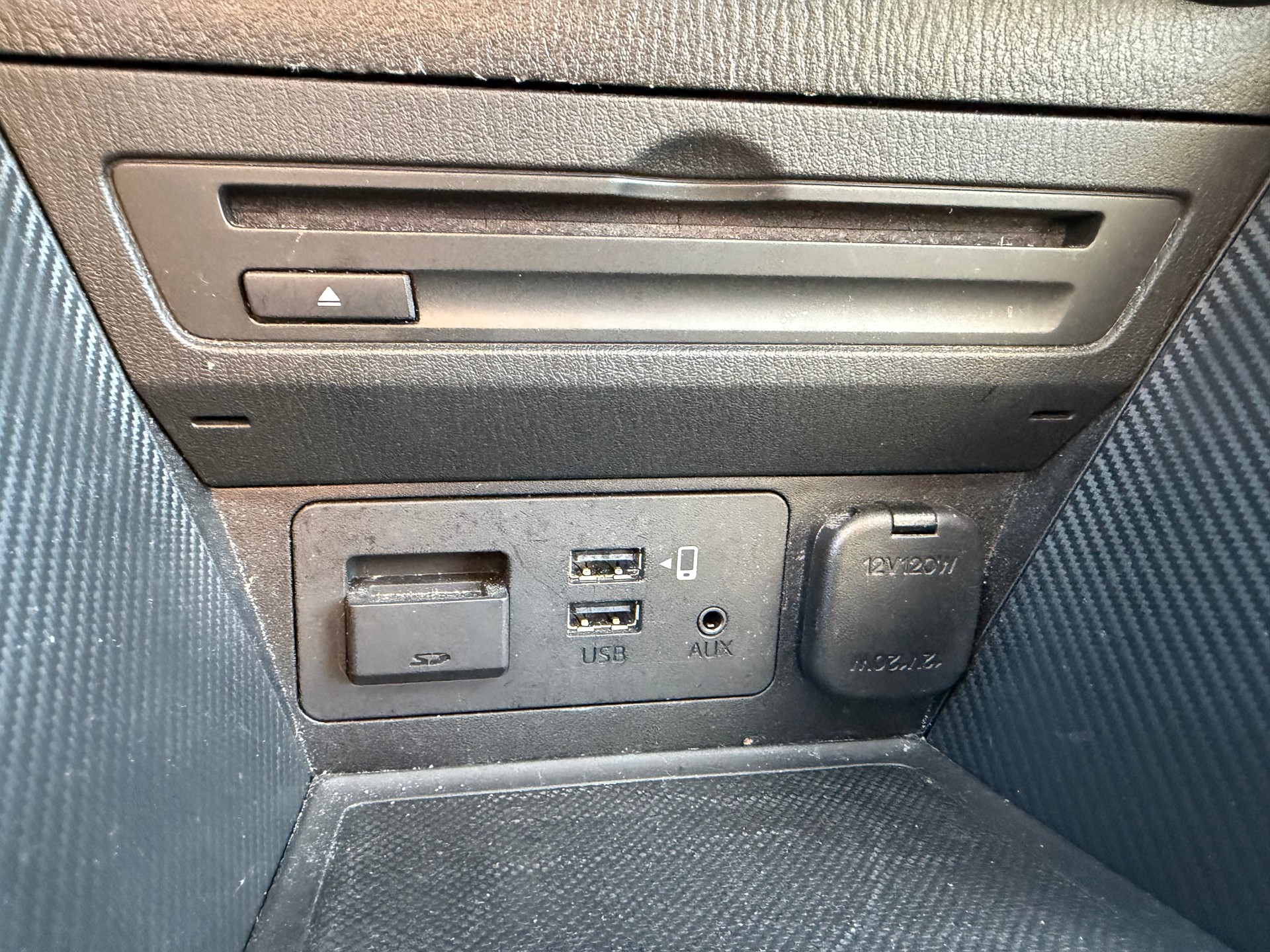 MAZDA 2 1.5i 16V Skyactiv-G Revolution-image-16
