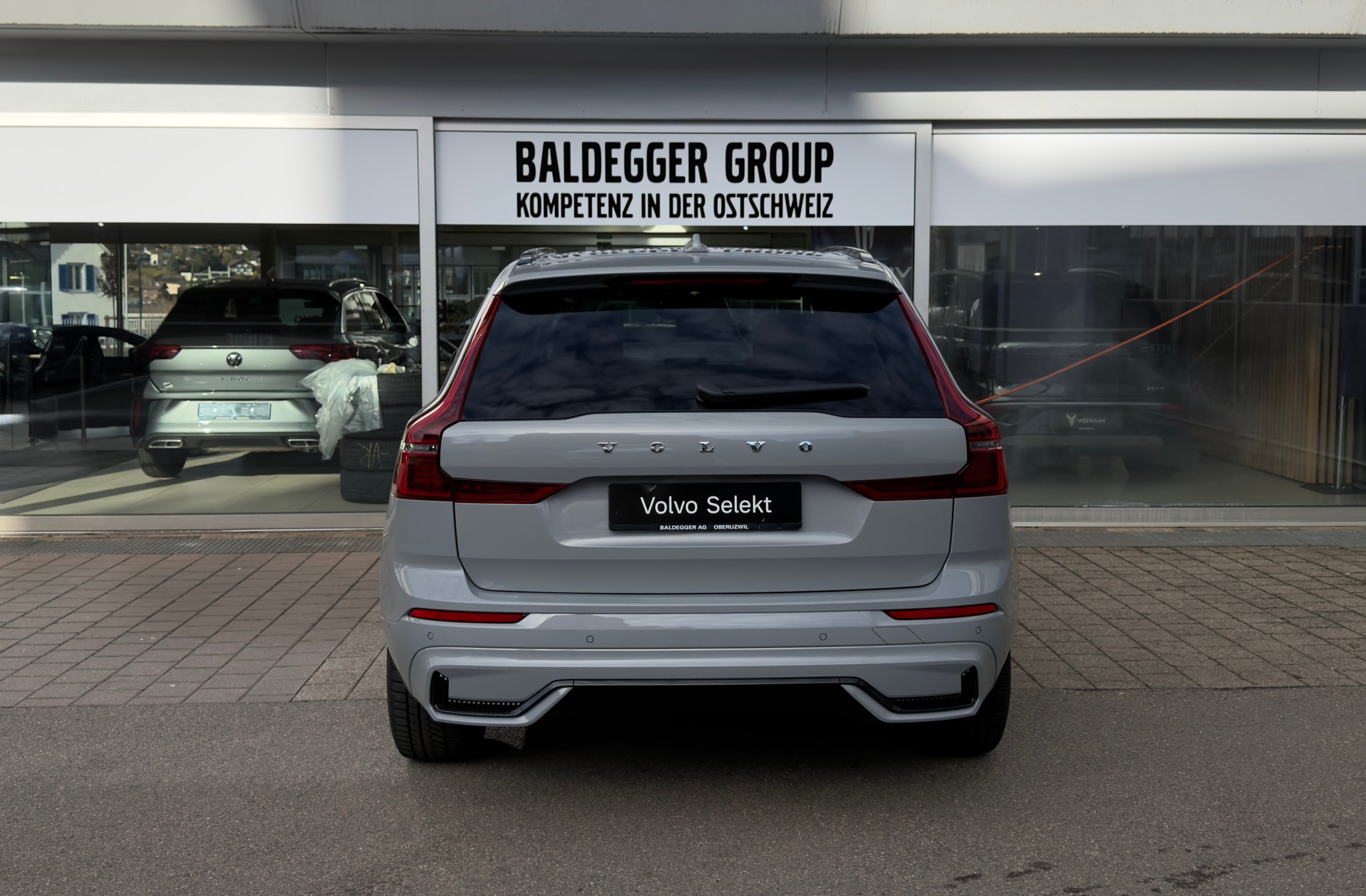 VOLVO XC60 2.0 T6 TE Ultra Dark eAWD-image-4