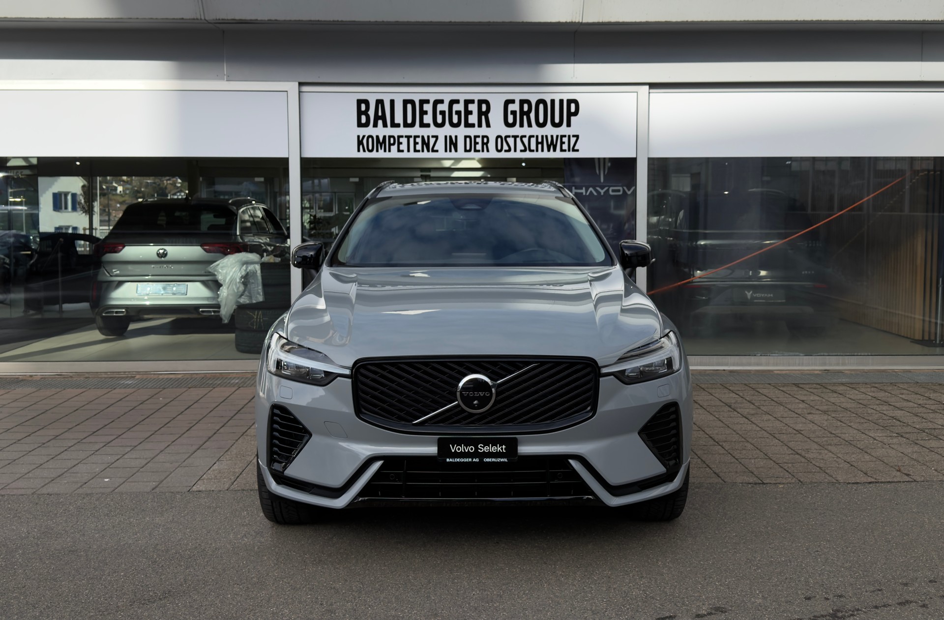 VOLVO XC60 2.0 T6 TE Ultra Dark eAWD-showroom-element-3