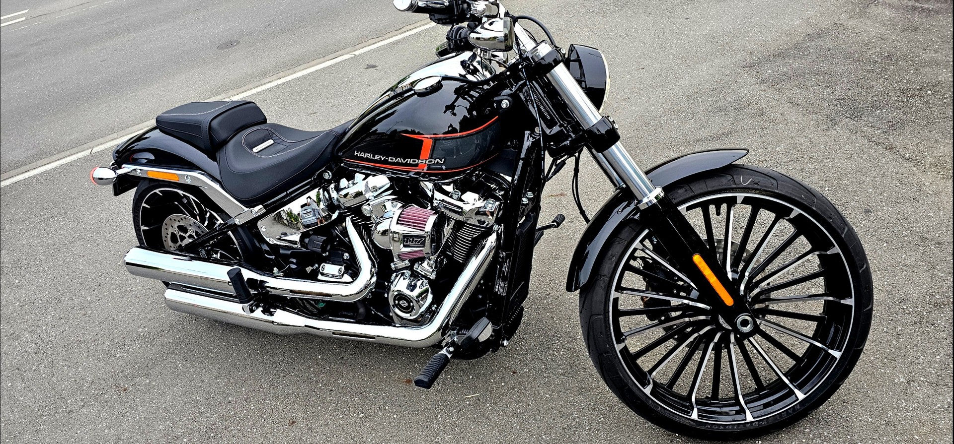 HARLEY-DAVIDSON FXBR Breakout 117-image-1