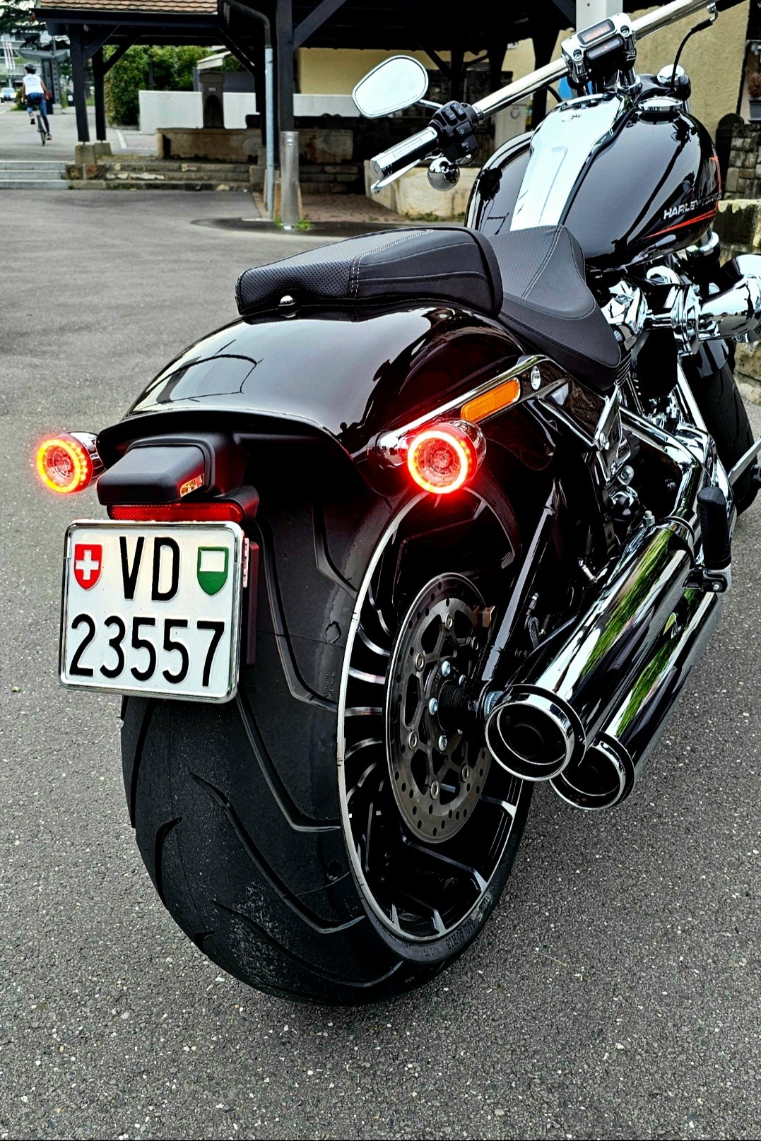 HARLEY-DAVIDSON FXBR Breakout 117-image-2