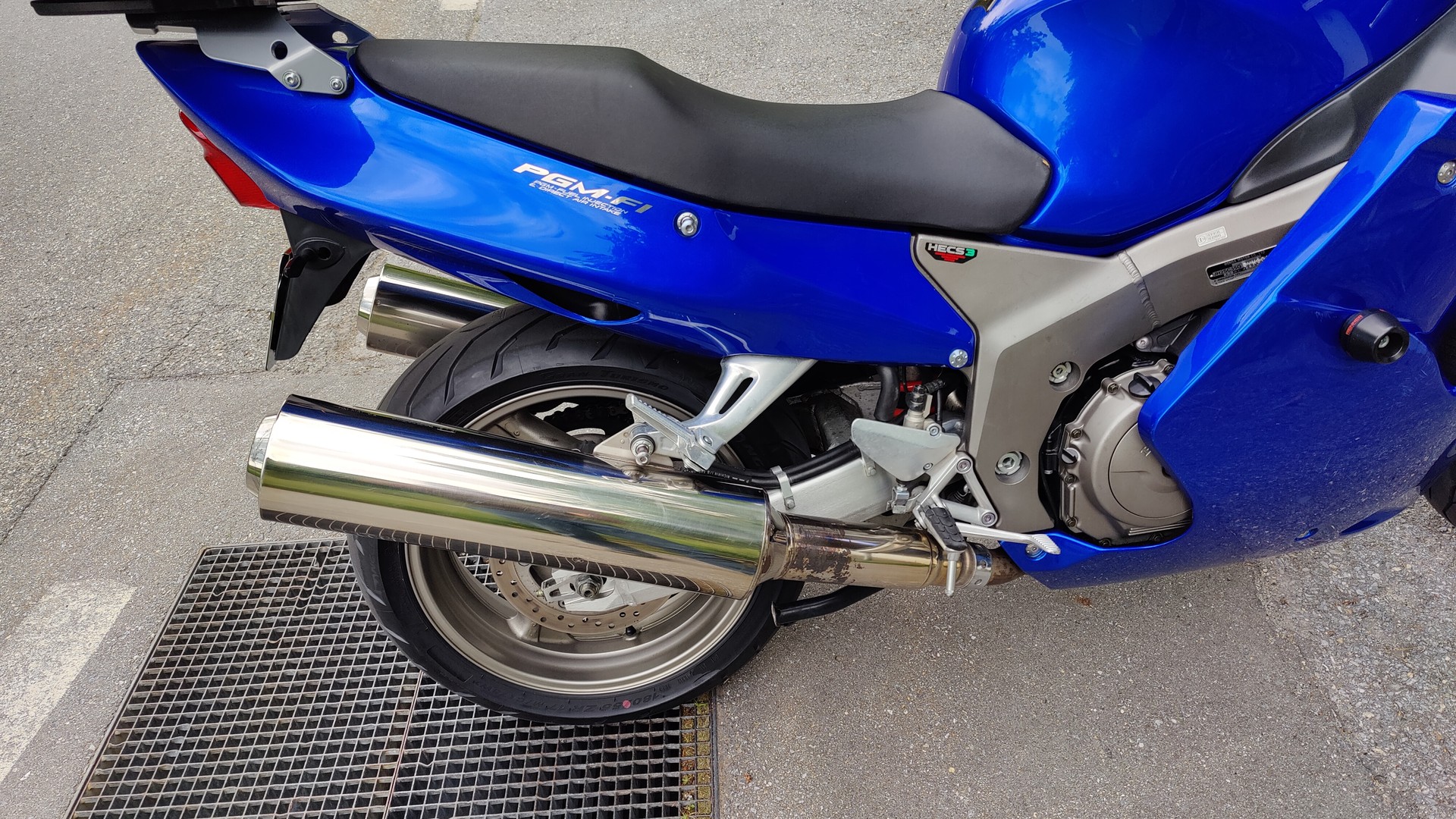HONDA CBR 1100 X X FI-image-8