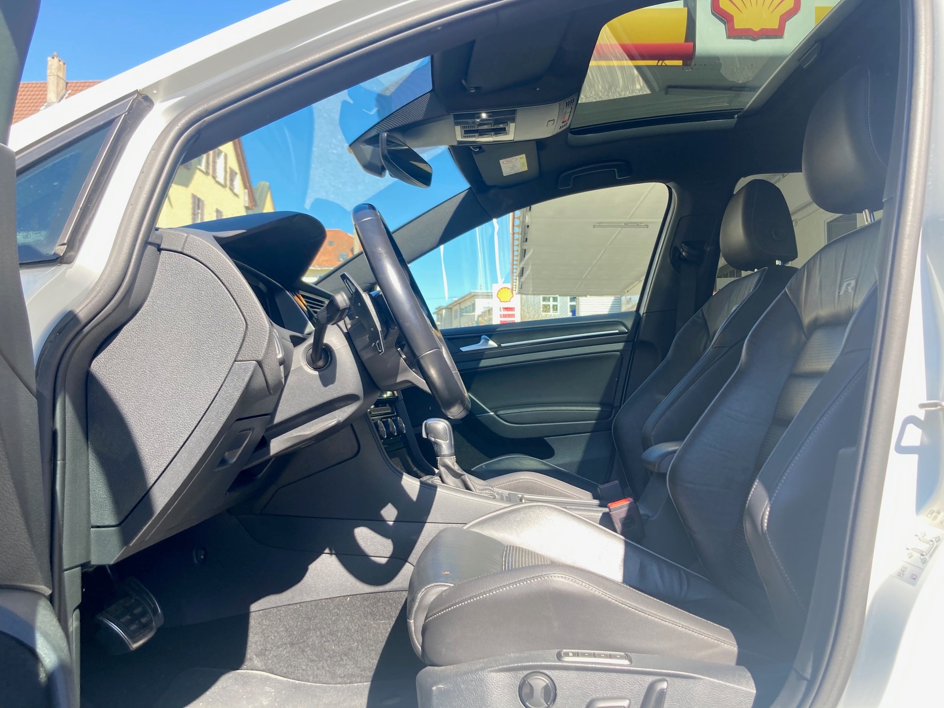 VW Golf 2.0 TSI R 4Motion-image-9
