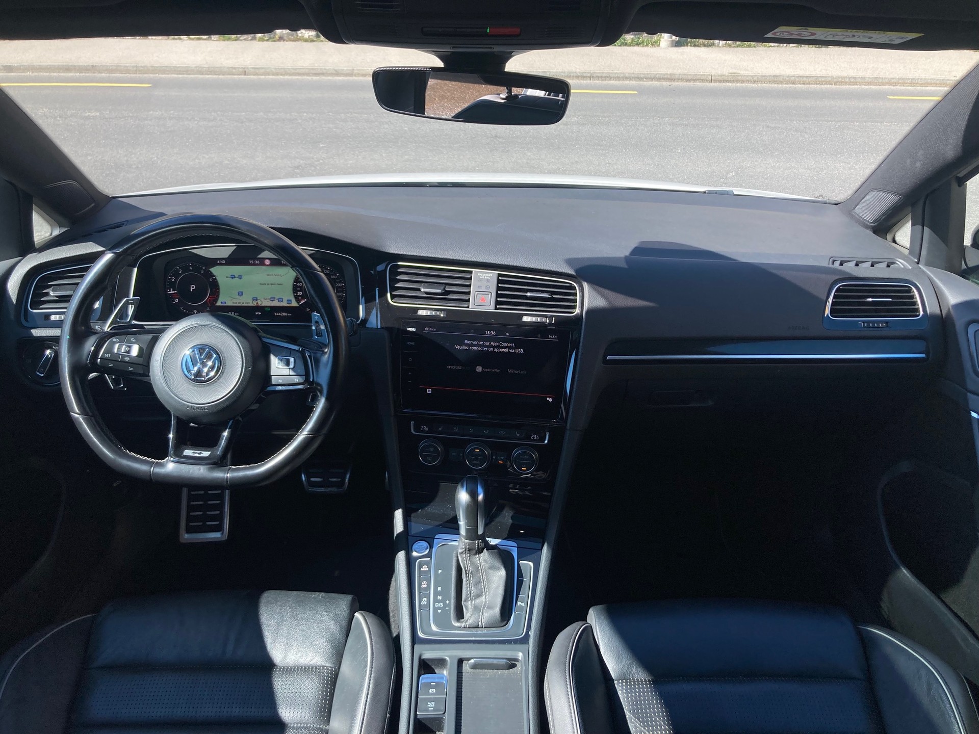 VW Golf 2.0 TSI R 4Motion-image-11