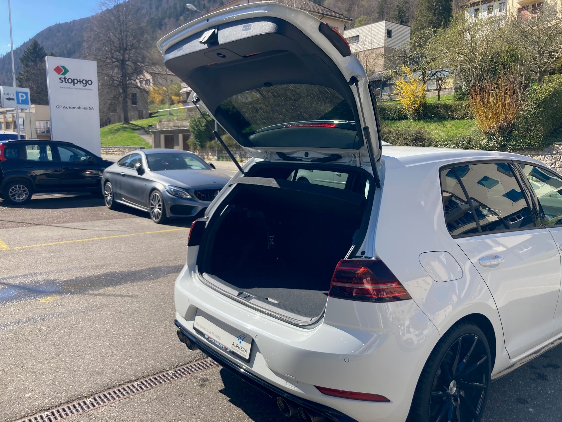 VW Golf 2.0 TSI R 4Motion-image-6