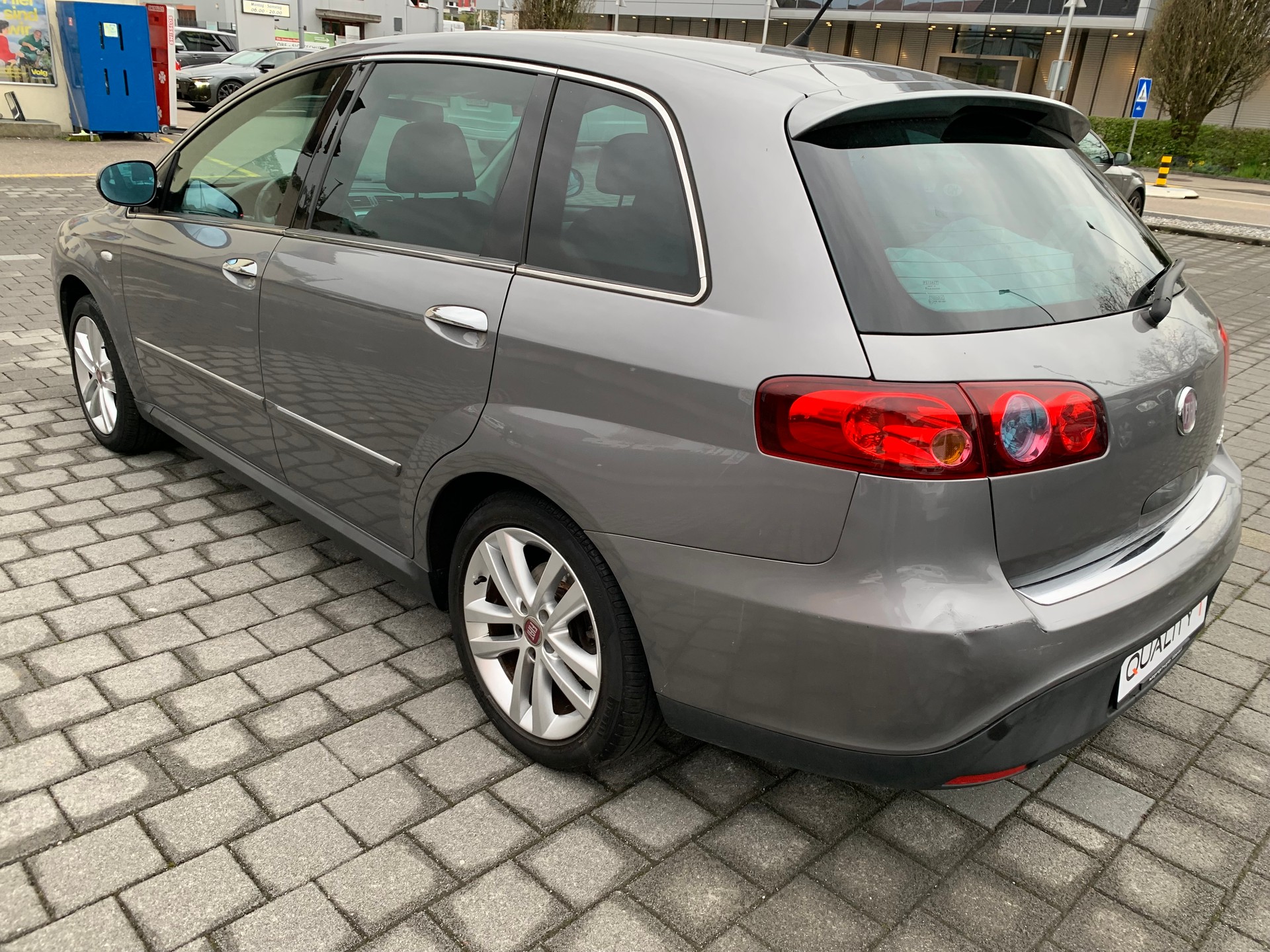 FIAT Croma 2.2 Dynamic Automatic-image-3