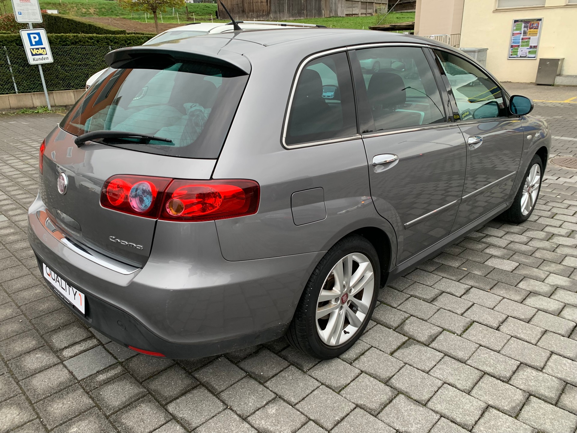 FIAT Croma 2.2 Dynamic Automatic-image-2