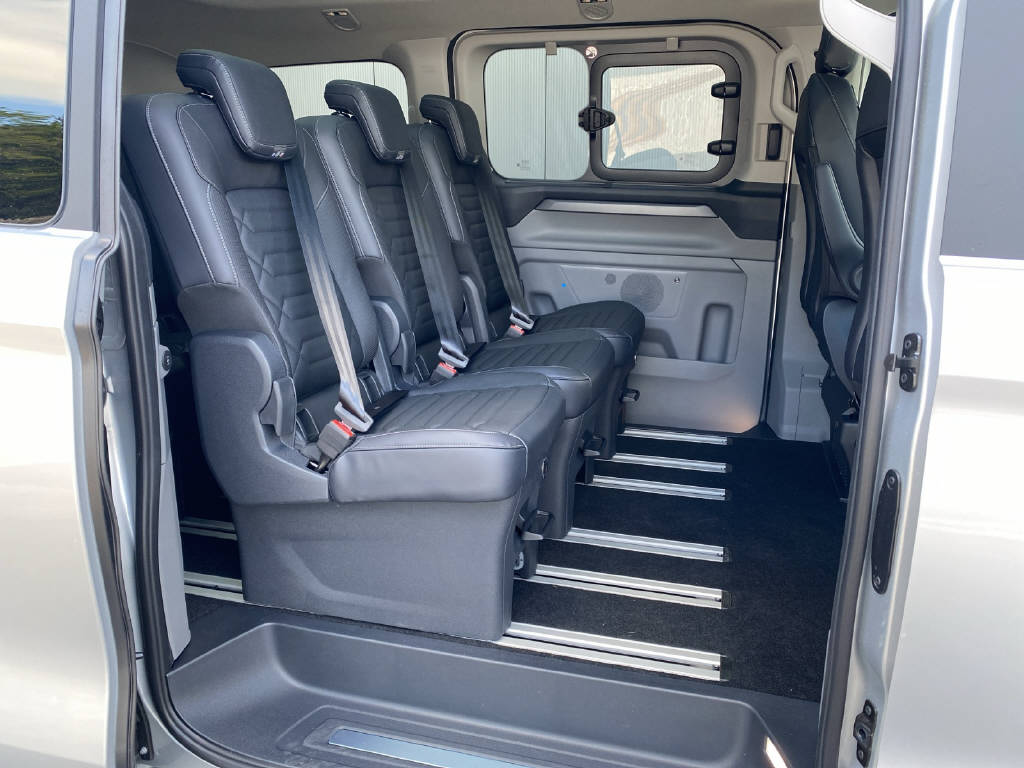 FORD Tourneo Custom Bus 320 L1 2.0 EcoBlue 170 PS Titanium X 4x4-image-13