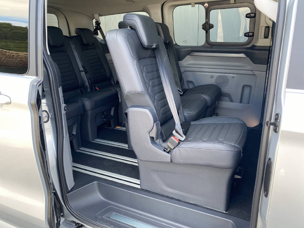 FORD Tourneo Custom Bus 320 L1 2.0 EcoBlue 170 PS Titanium X 4x4-image-14