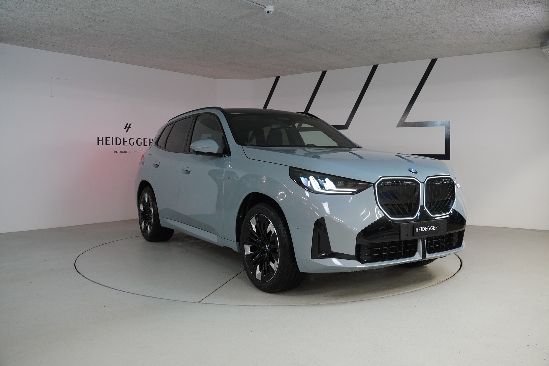 BMW X3 xDrive 30e M Sport Pro-showroom-element-2