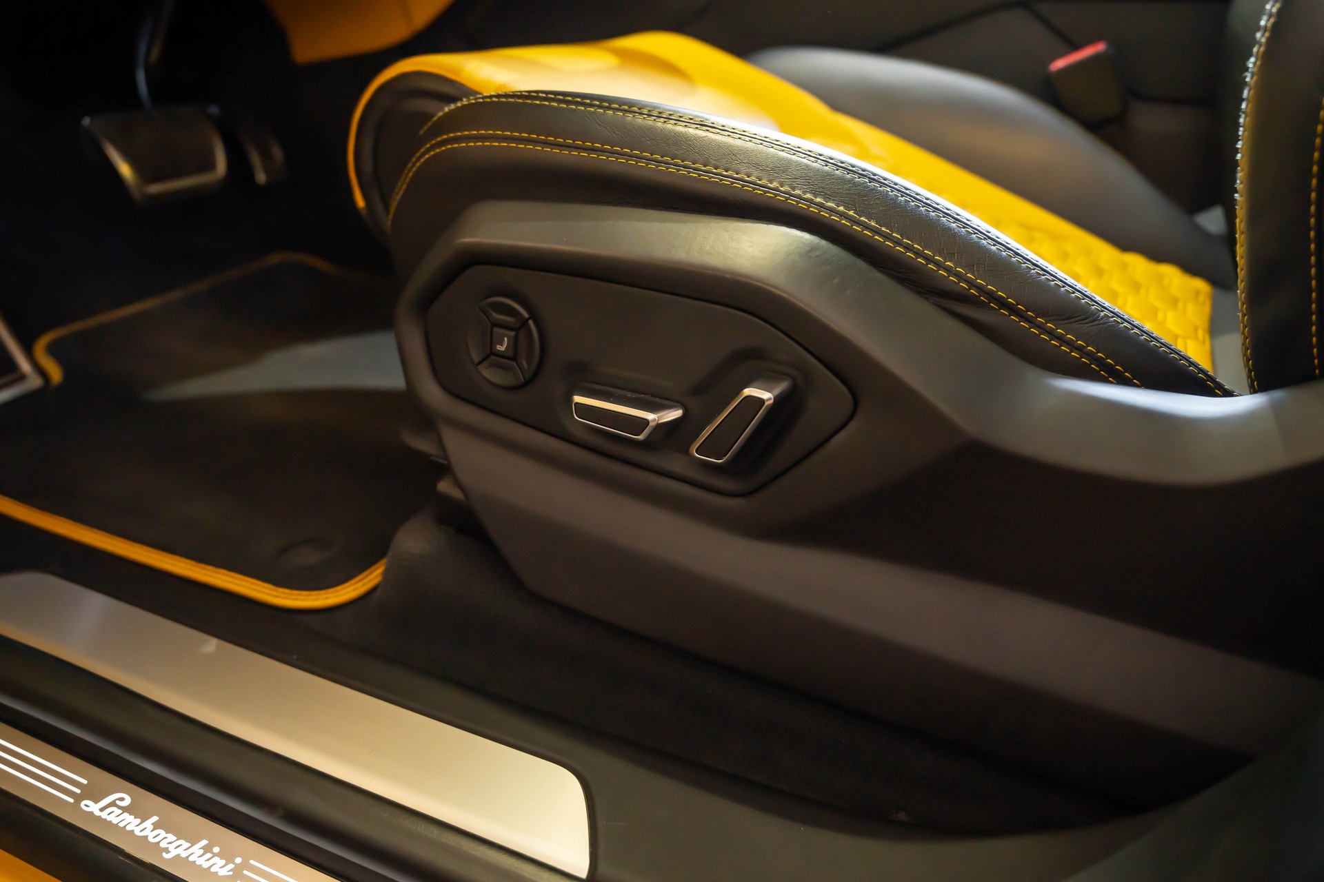 LAMBORGHINI Urus E-Gear-image-29