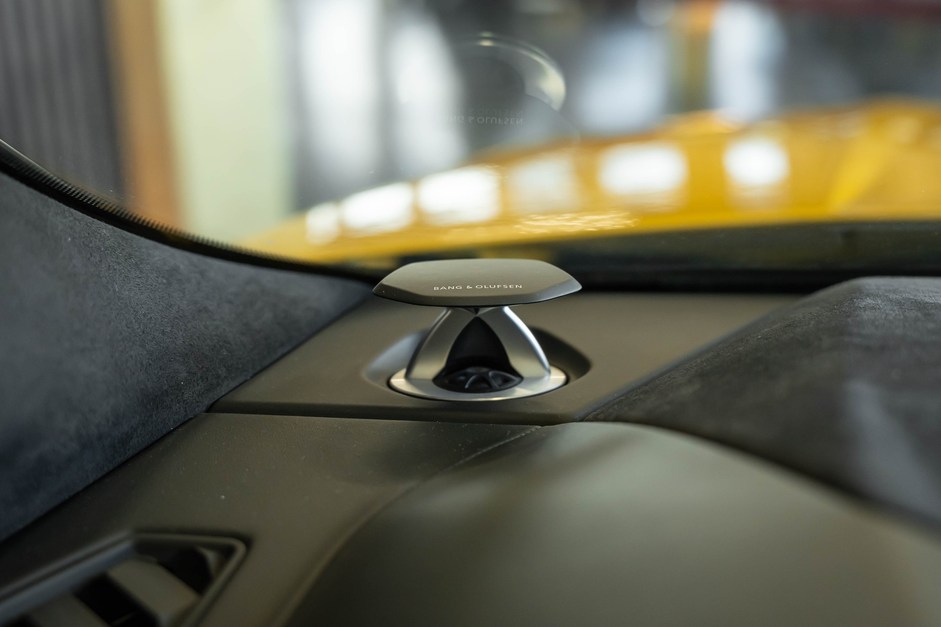 LAMBORGHINI Urus E-Gear-image-32
