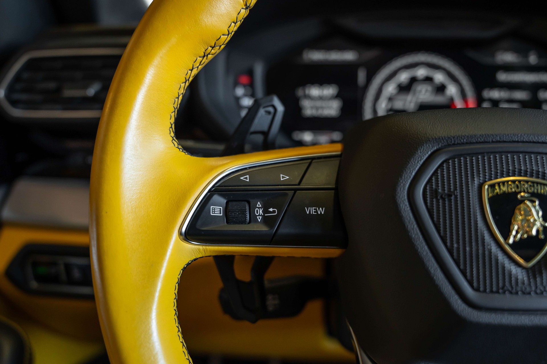 LAMBORGHINI Urus E-Gear-image-34
