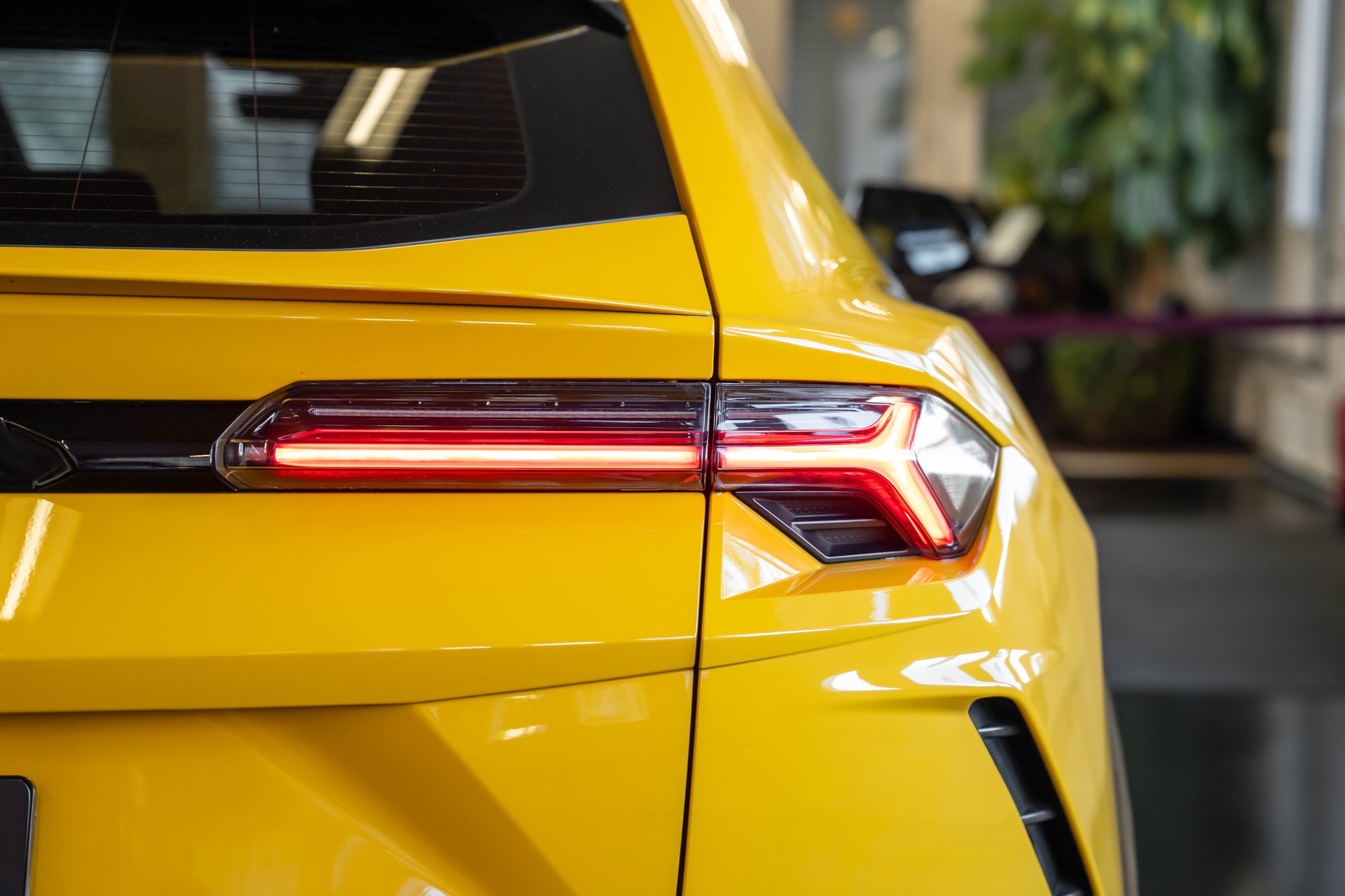 LAMBORGHINI Urus E-Gear-image-8