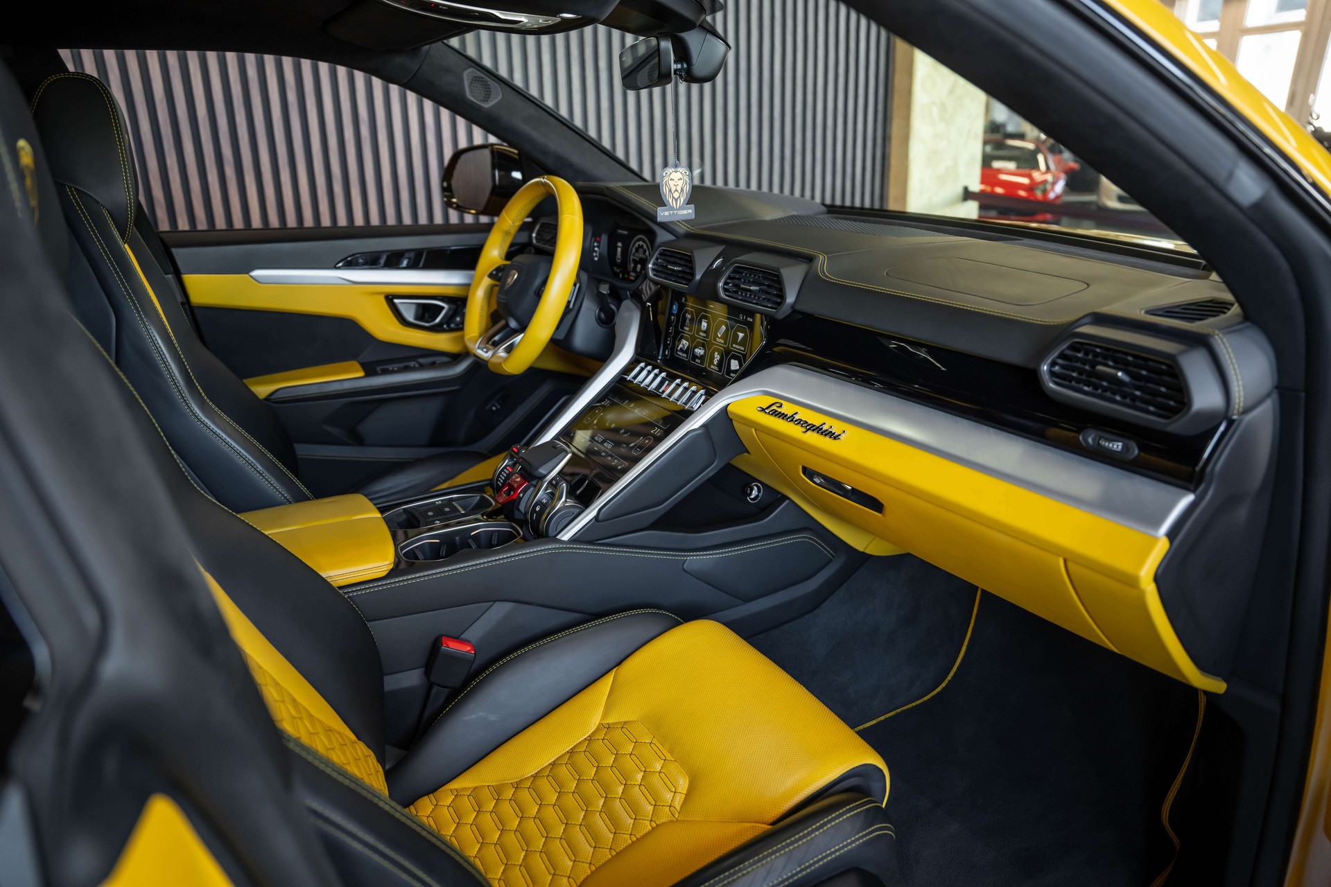 LAMBORGHINI Urus E-Gear-image-14