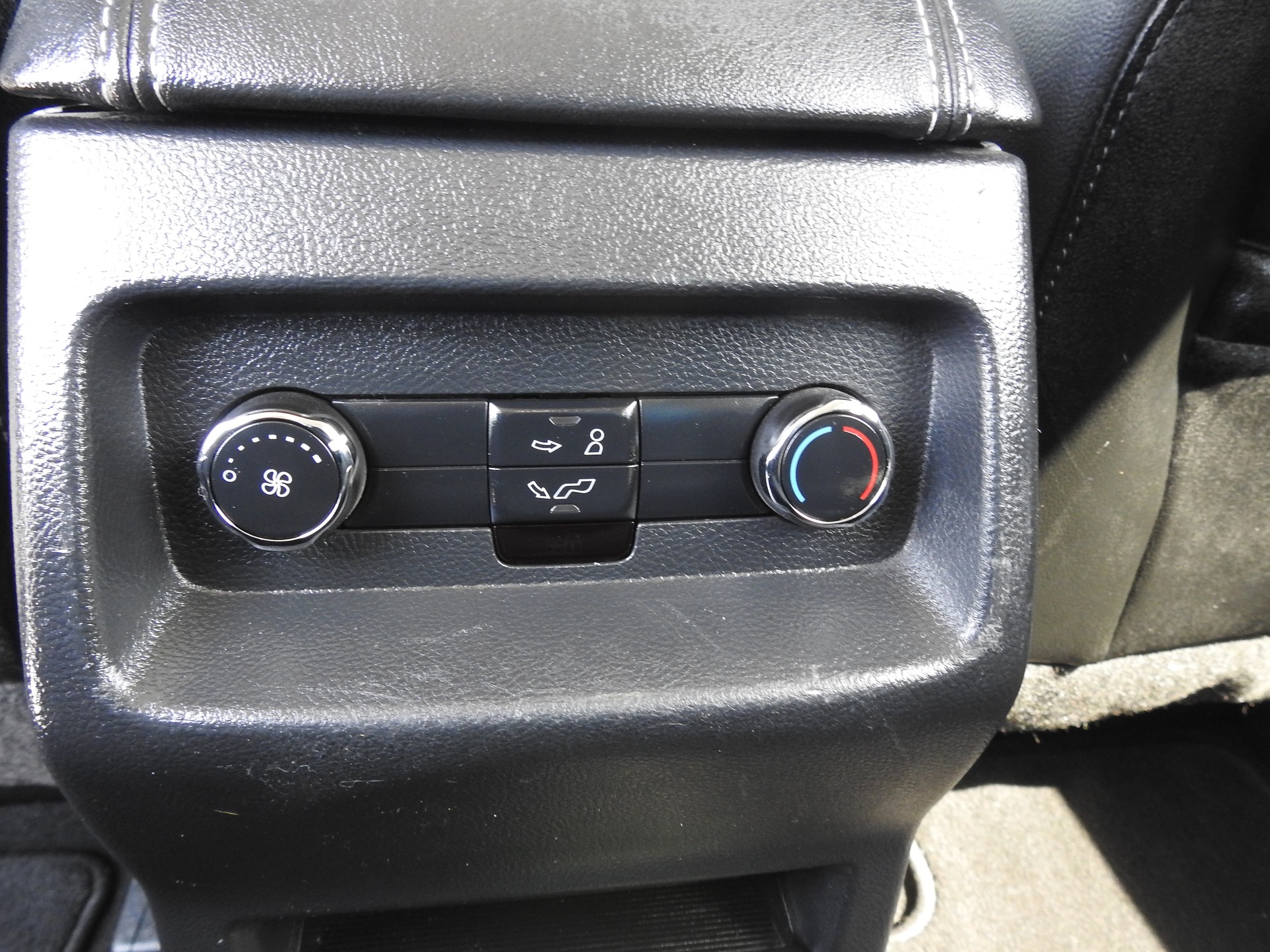 FORD Galaxy 2.0 TDCi Titanium AWD Automatic-image-19