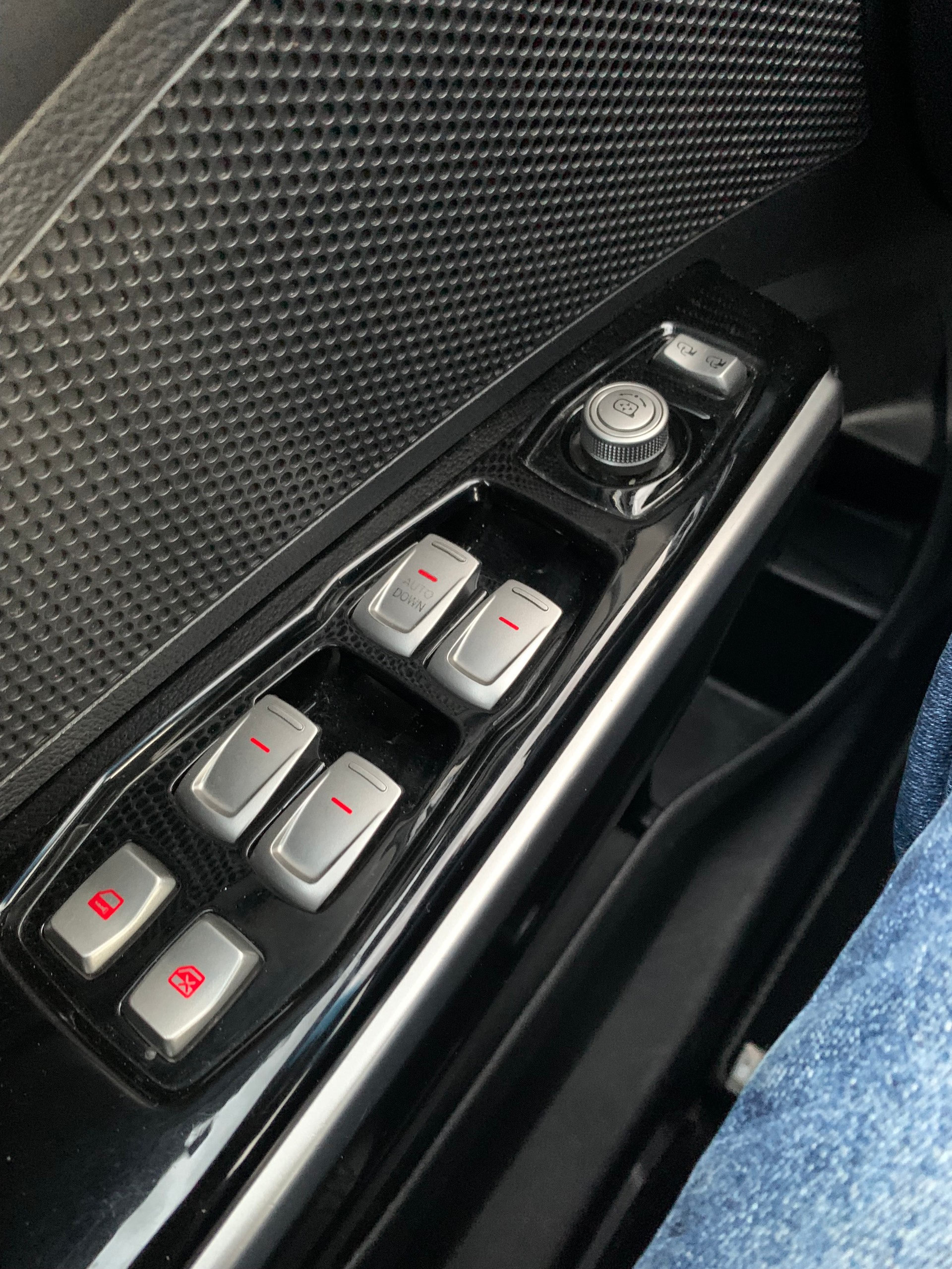 KGM-SsangYong Tivoli 1.6 e-XGi Crystal 2WD-image-9