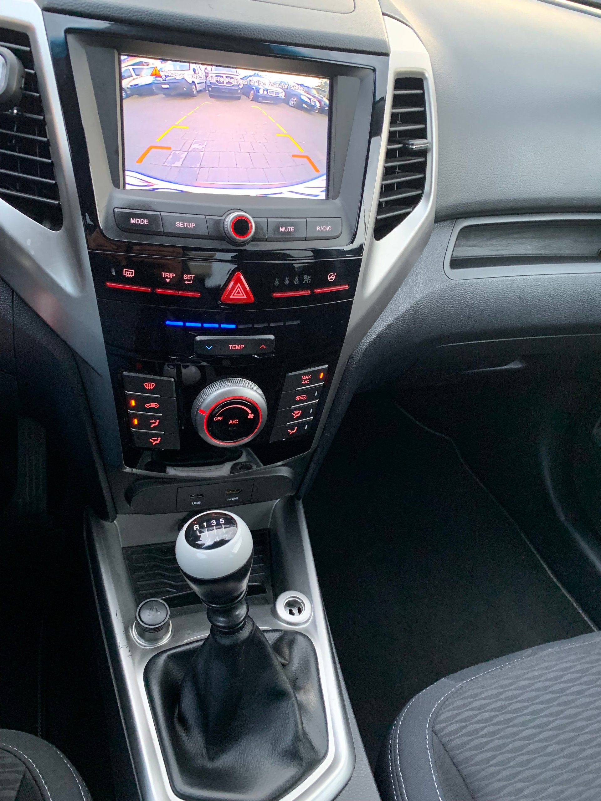 KGM-SsangYong Tivoli 1.6 e-XGi Crystal 2WD-image-10