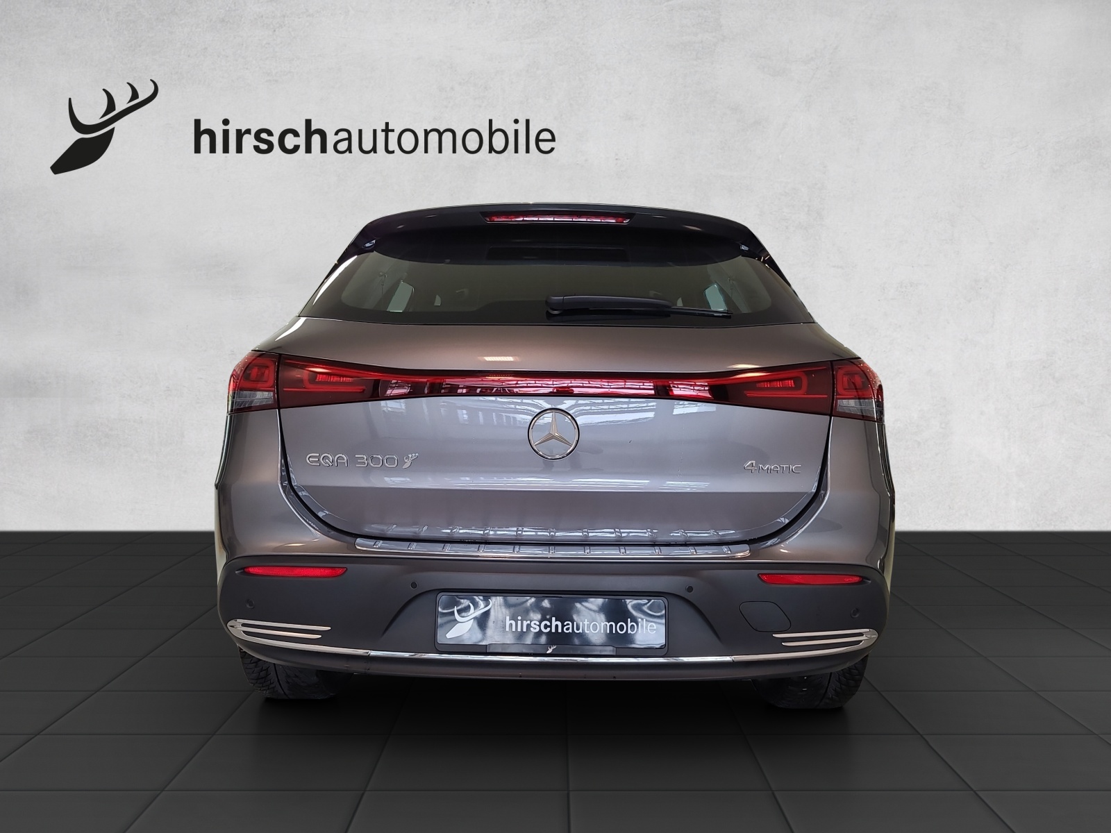 MERCEDES-BENZ EQA 300 66,5kWh 4Matic Swiss Star-showroom-element-2
