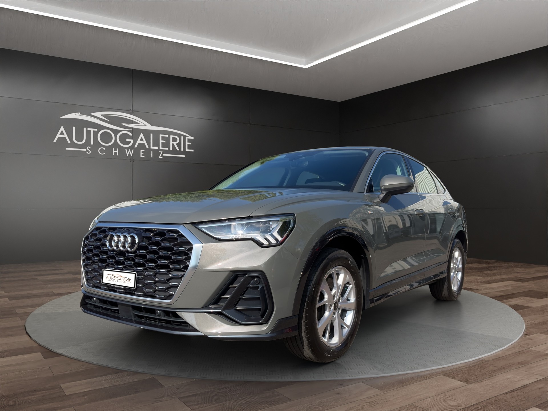 AUDI Q3 Sportback 45 TFSI S line quattro S-tronic | CH | Design Selection | LED | MMI Plus |-image-0