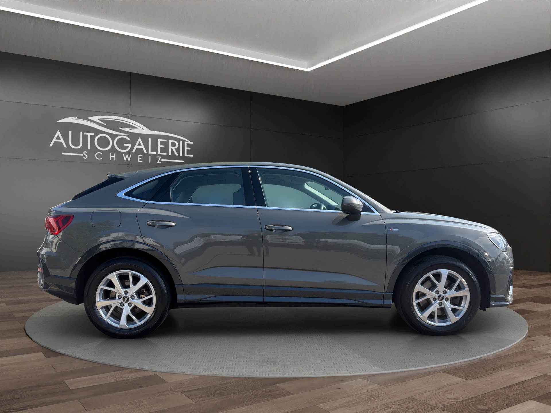 AUDI Q3 Sportback 45 TFSI S line quattro S-tronic | CH | Design Selection | LED | MMI Plus |-image-5