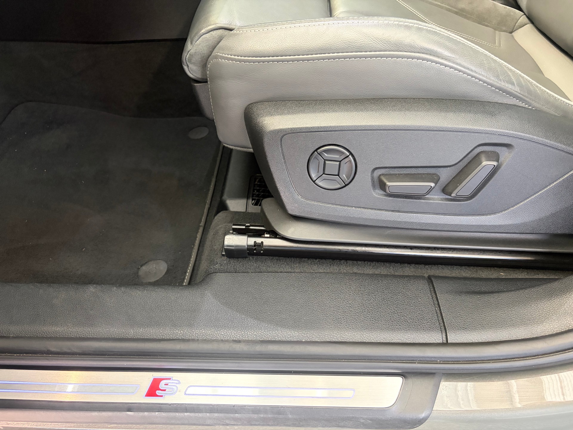 AUDI Q3 Sportback 45 TFSI S line quattro S-tronic | CH | Design Selection | LED | MMI Plus |-image-20
