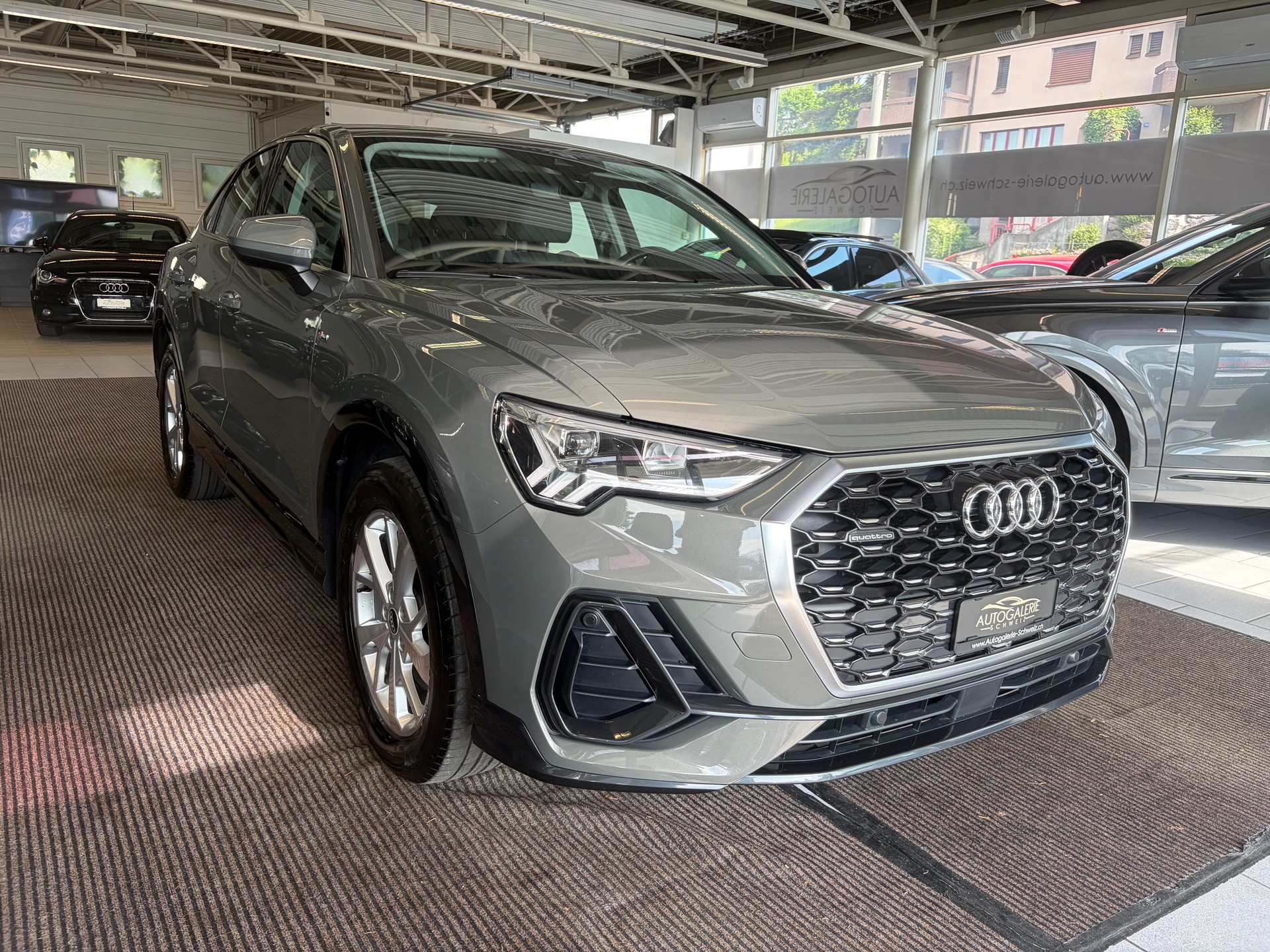 AUDI Q3 Sportback 45 TFSI S line quattro S-tronic | CH | Design Selection | LED | MMI Plus |-image-32
