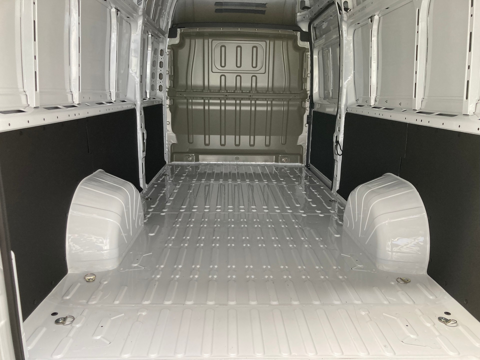 PEUGEOT Boxer 2.2 HDI 335 L4H3 Kasten-image-12