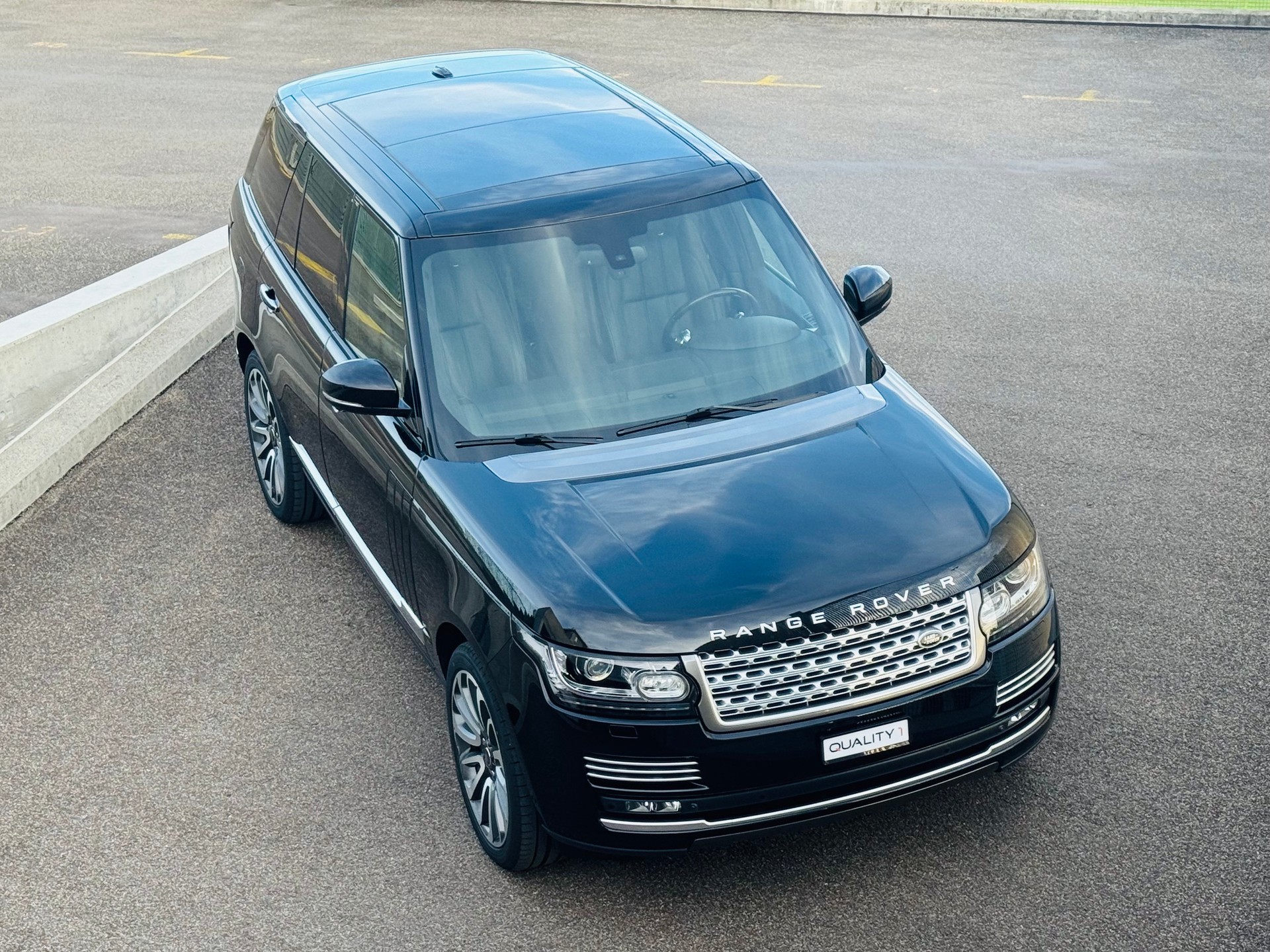 LAND ROVER Range Rover 5.0 V8 Supercharged Autobiography – 1. Hand | vollständige Emil Frey Historie | Neuwagen Zustand-image-3