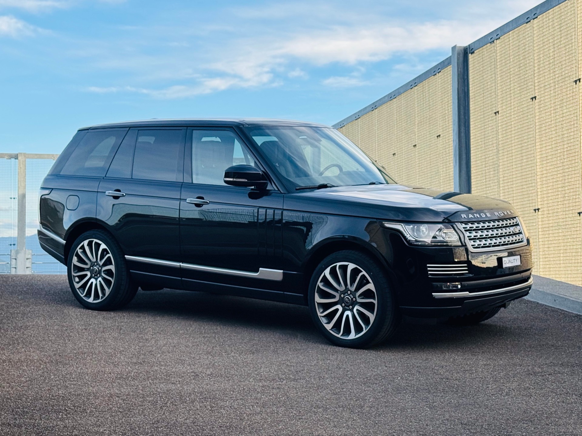 LAND ROVER Range Rover 5.0 V8 Supercharged Autobiography – 1. Hand | vollständige Emil Frey Historie | Neuwagen Zustand