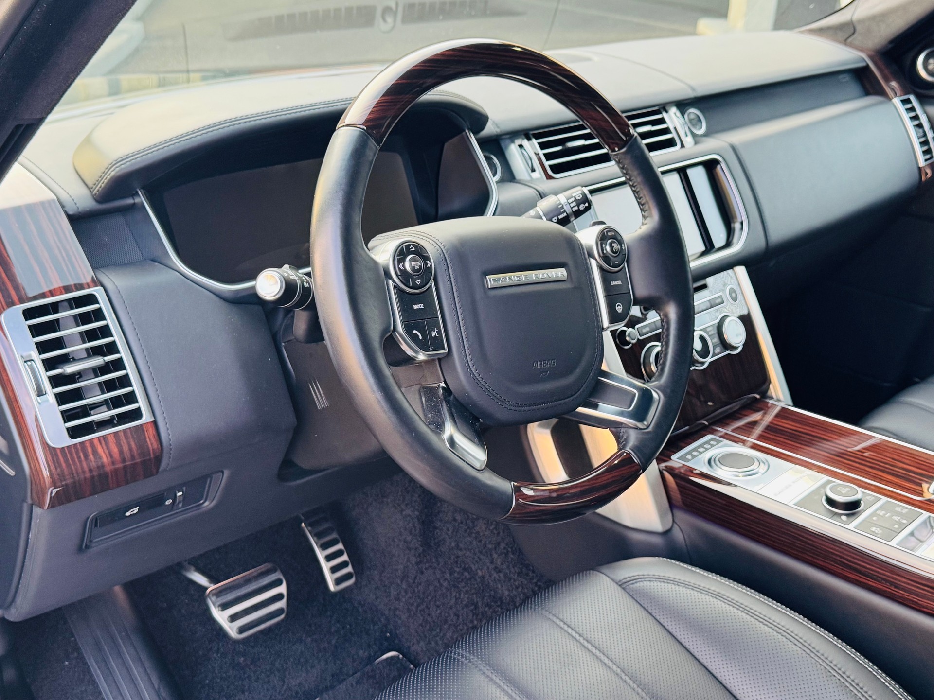 LAND ROVER Range Rover 5.0 V8 Supercharged Autobiography – 1. Hand | vollständige Emil Frey Historie | Neuwagen Zustand-image-10