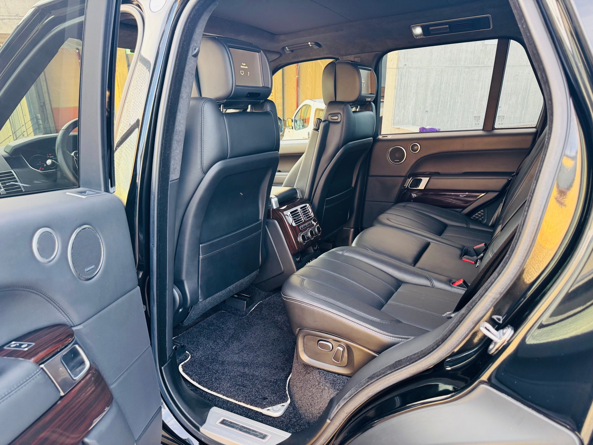 LAND ROVER Range Rover 5.0 V8 Supercharged Autobiography – 1. Hand | vollständige Emil Frey Historie | Neuwagen Zustand-image-9