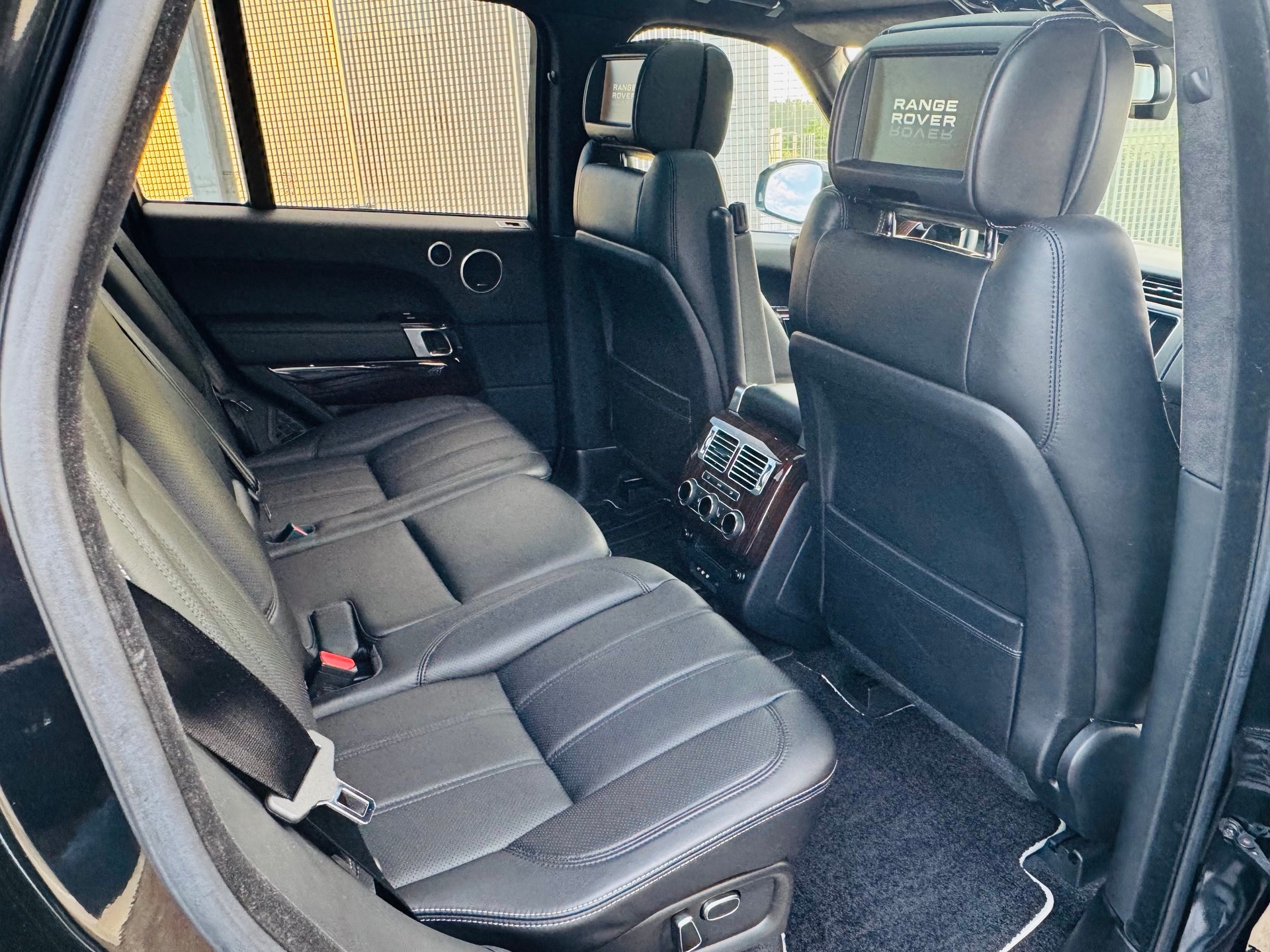 LAND ROVER Range Rover 5.0 V8 Supercharged Autobiography – 1. Hand | vollständige Emil Frey Historie | Neuwagen Zustand-image-8