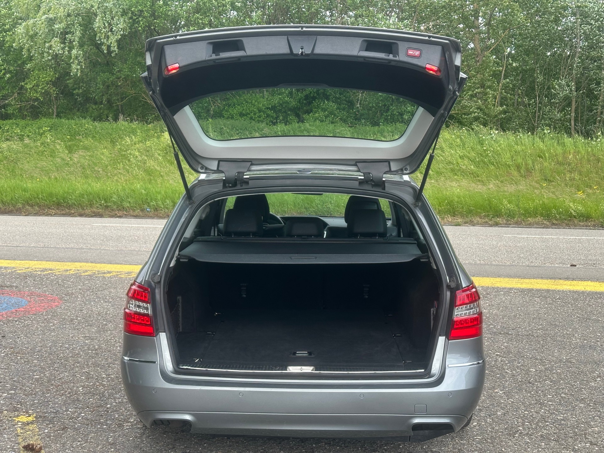 MERCEDES-BENZ E 250 CDI BlueEff. Avantgarde 4Matic 7G-Tronic-image-8