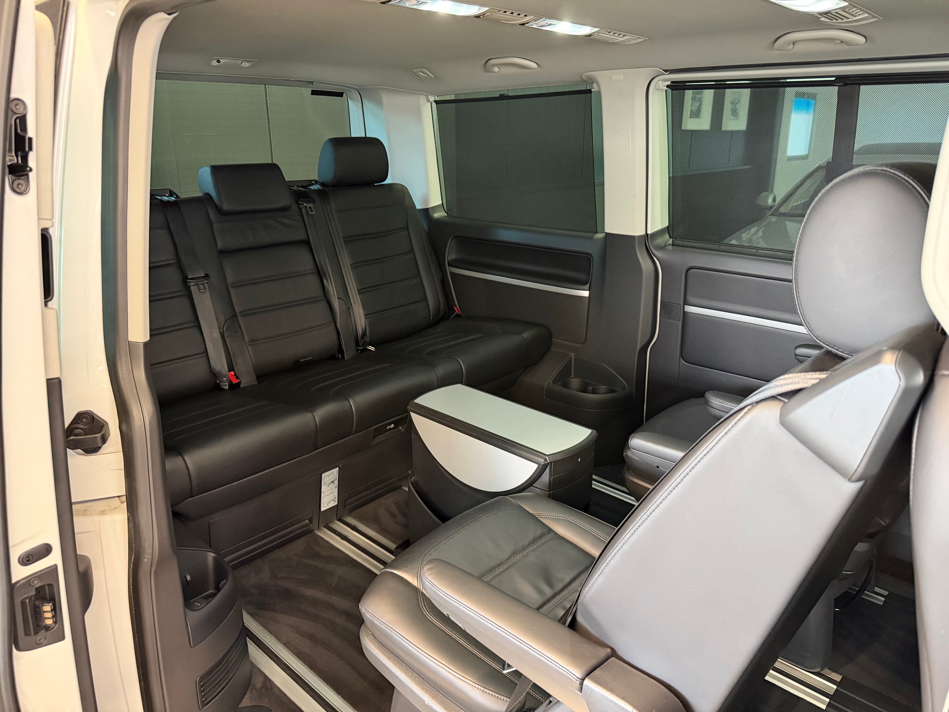 VW T6 Multivan 2.0 TDI Highline Liberty 4Mot. DSG-image-24