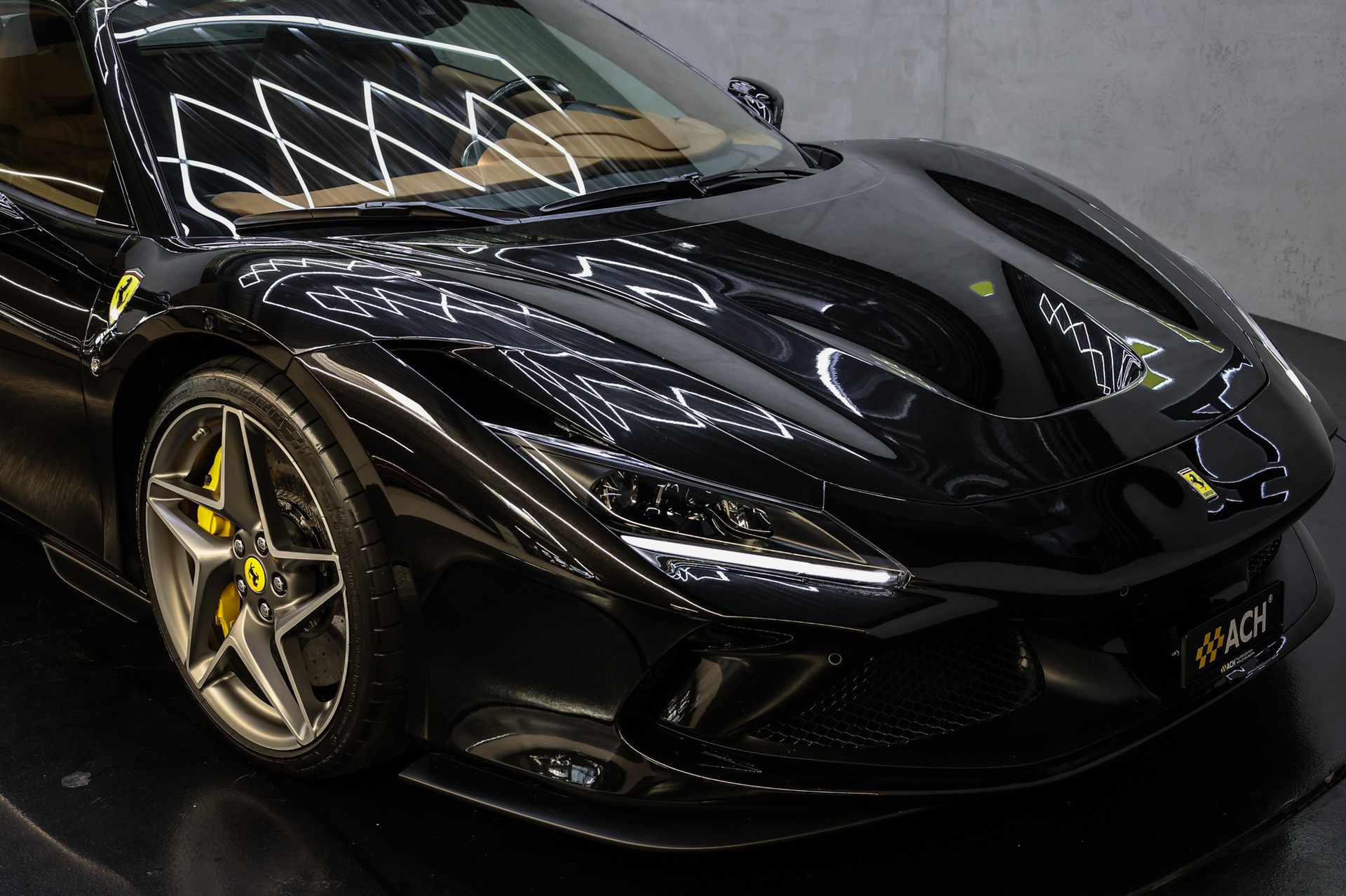 FERRARI F8 Spider-image-18