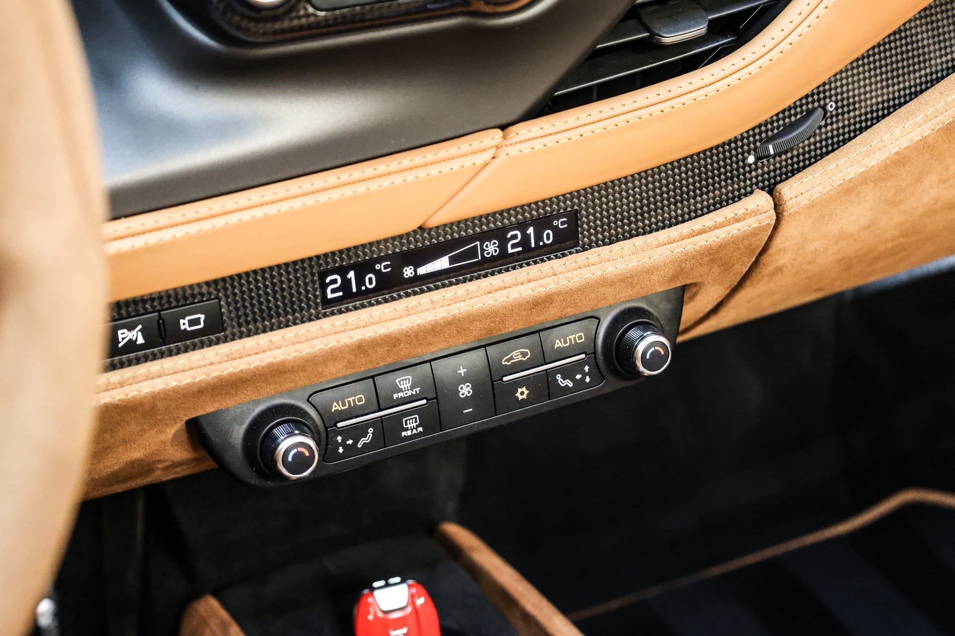 FERRARI F8 Spider-image-32