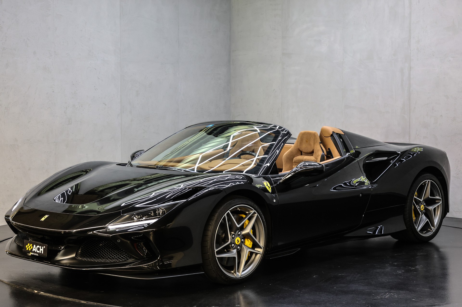 FERRARI F8 Spider-showroom-element-2