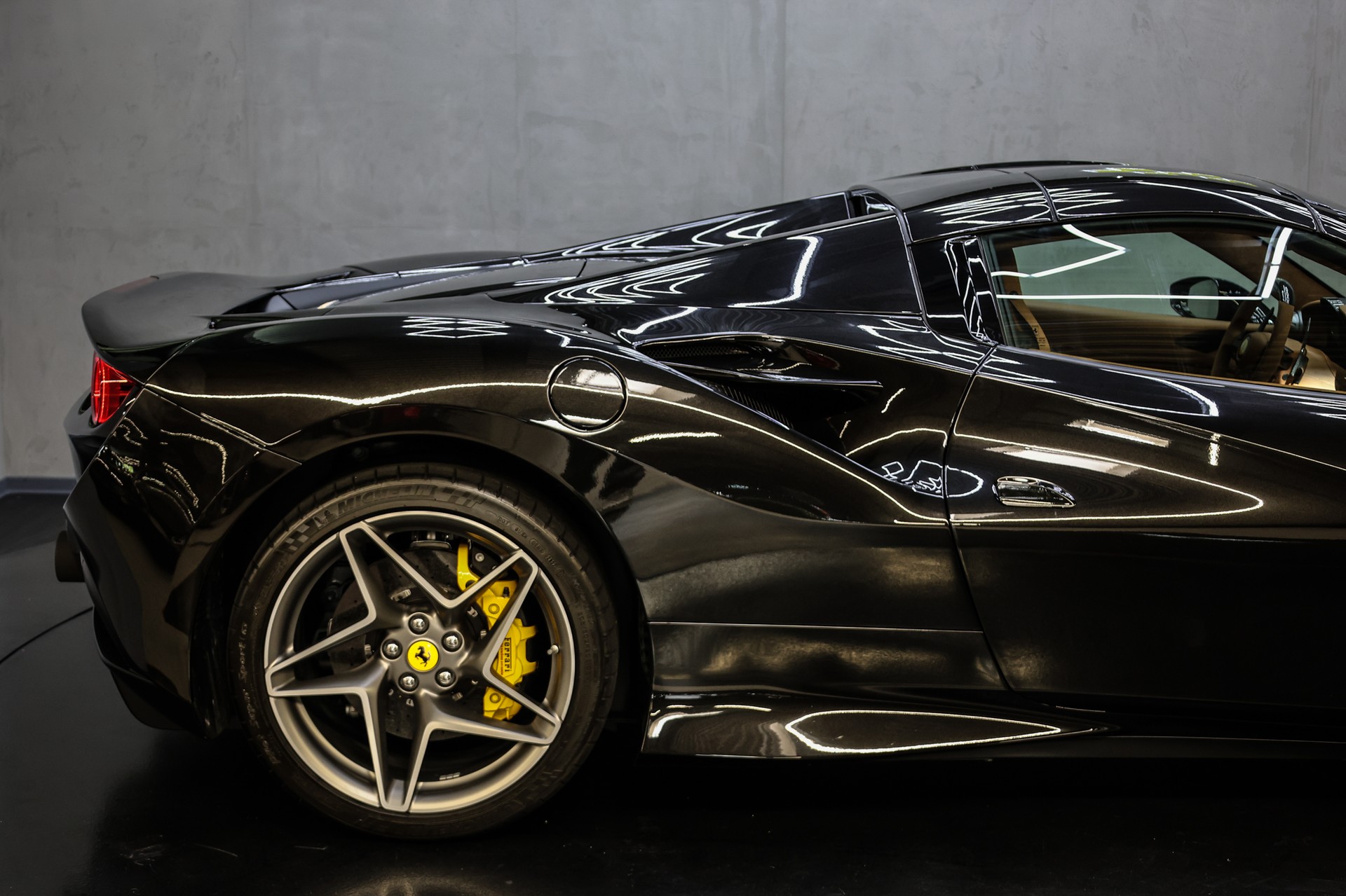 FERRARI F8 Spider-image-15